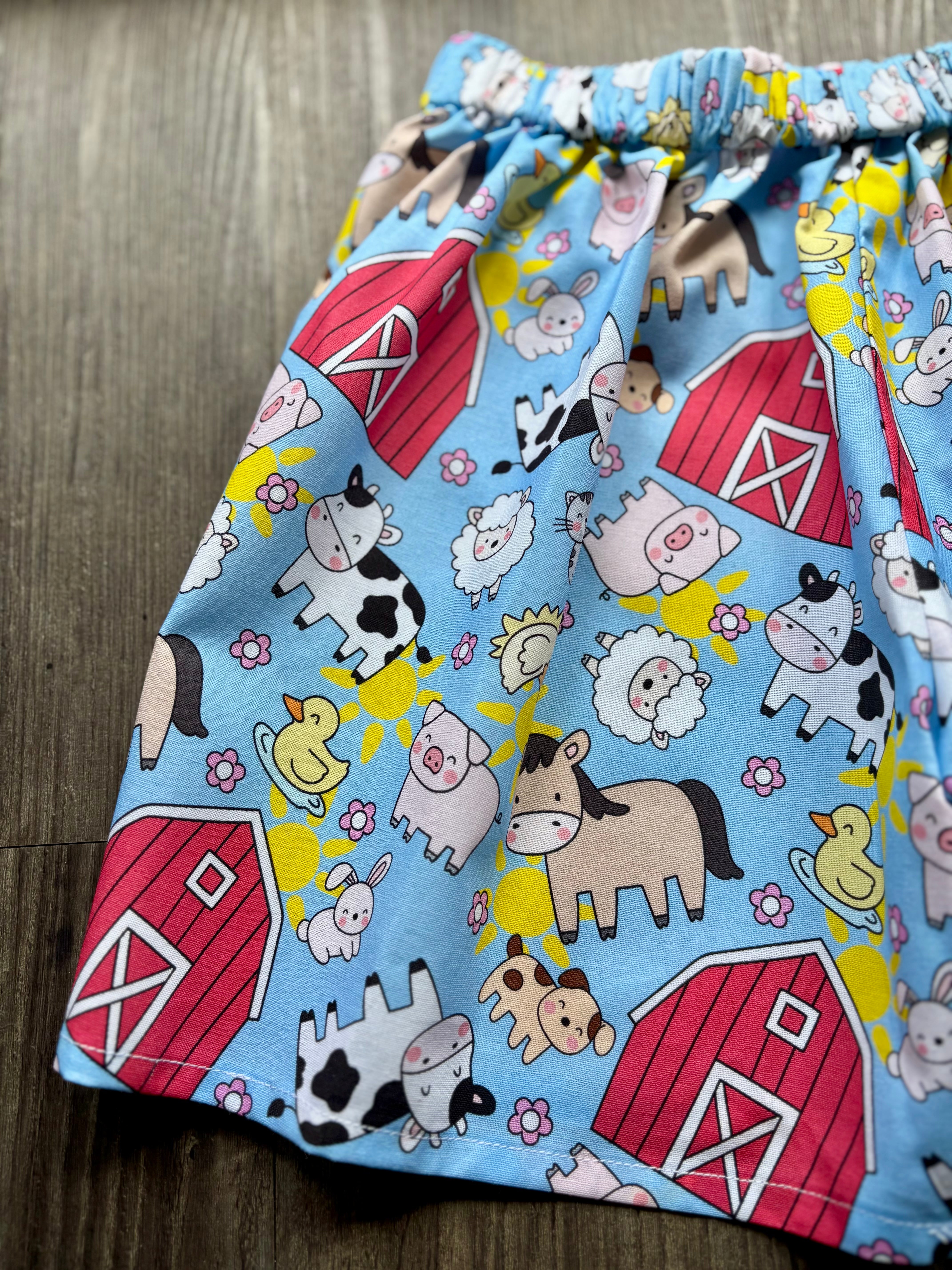 Kids shorts size 3 Farm and Barn