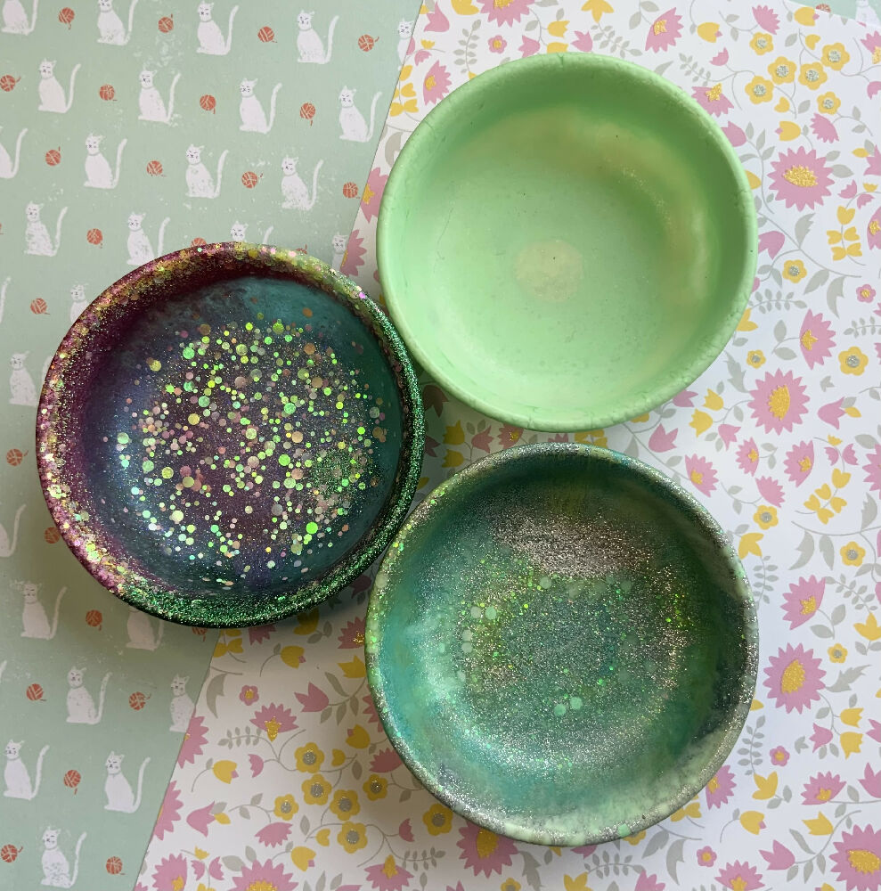 Set of 3 Resin Dishes