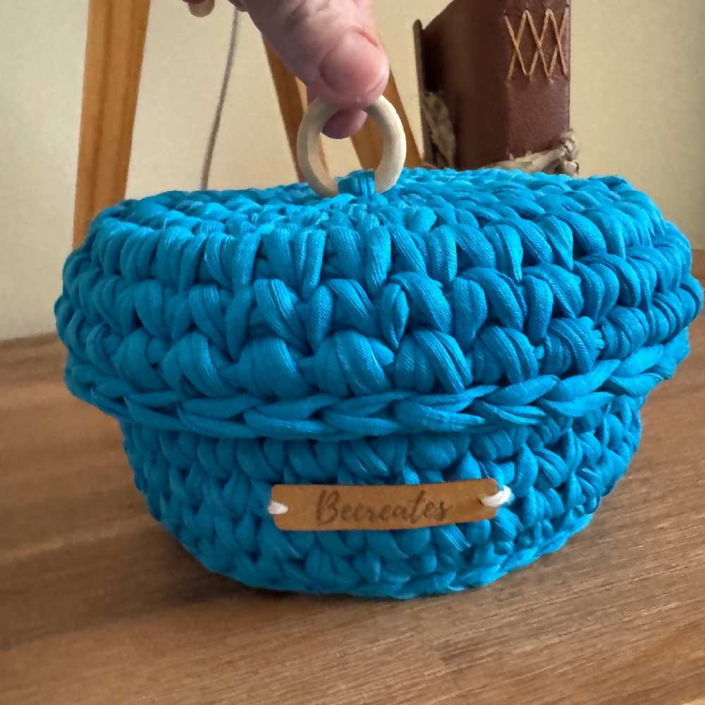 Azure Blue-basket-with-lid (2)