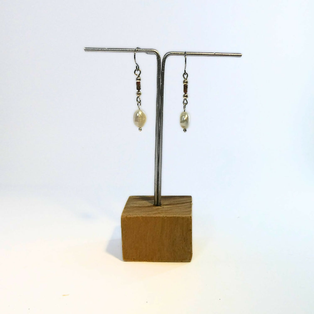 Stainless steel resistor and pearl hung M010