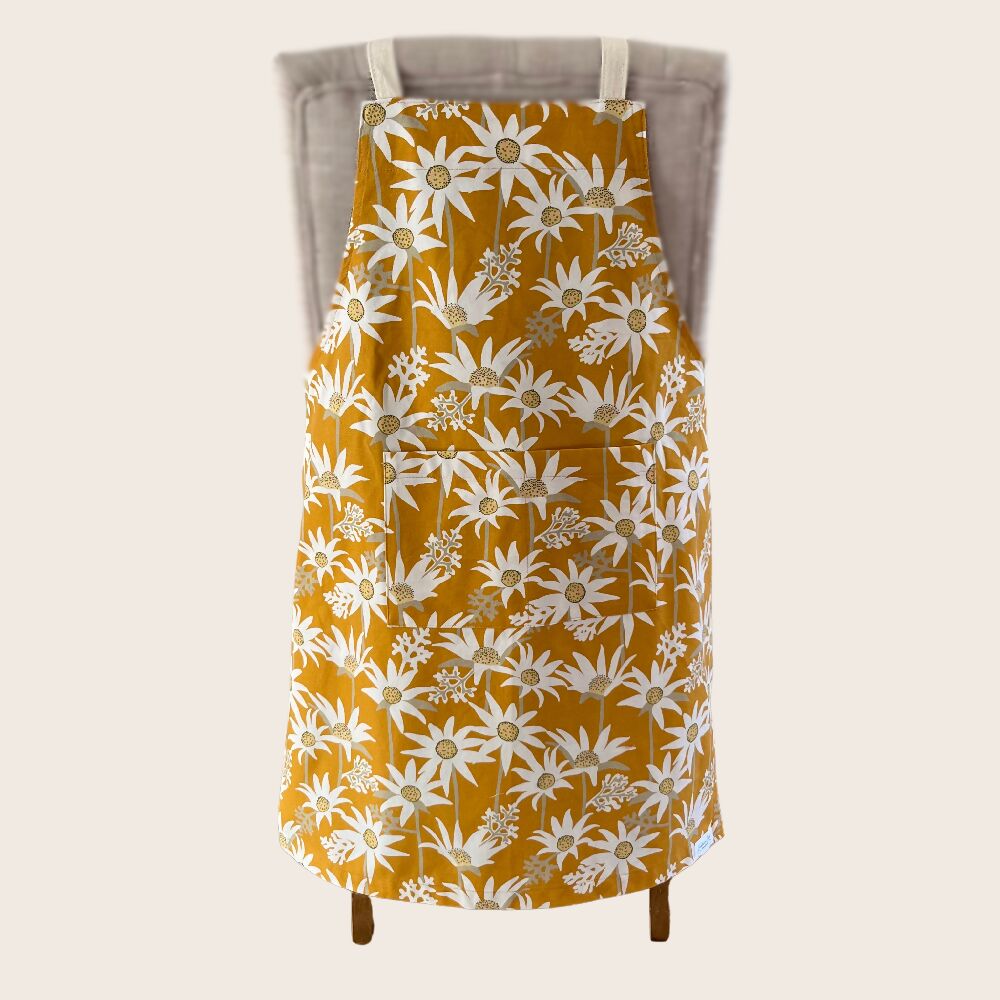 Apron in Flannel Flower Cotton Canvas