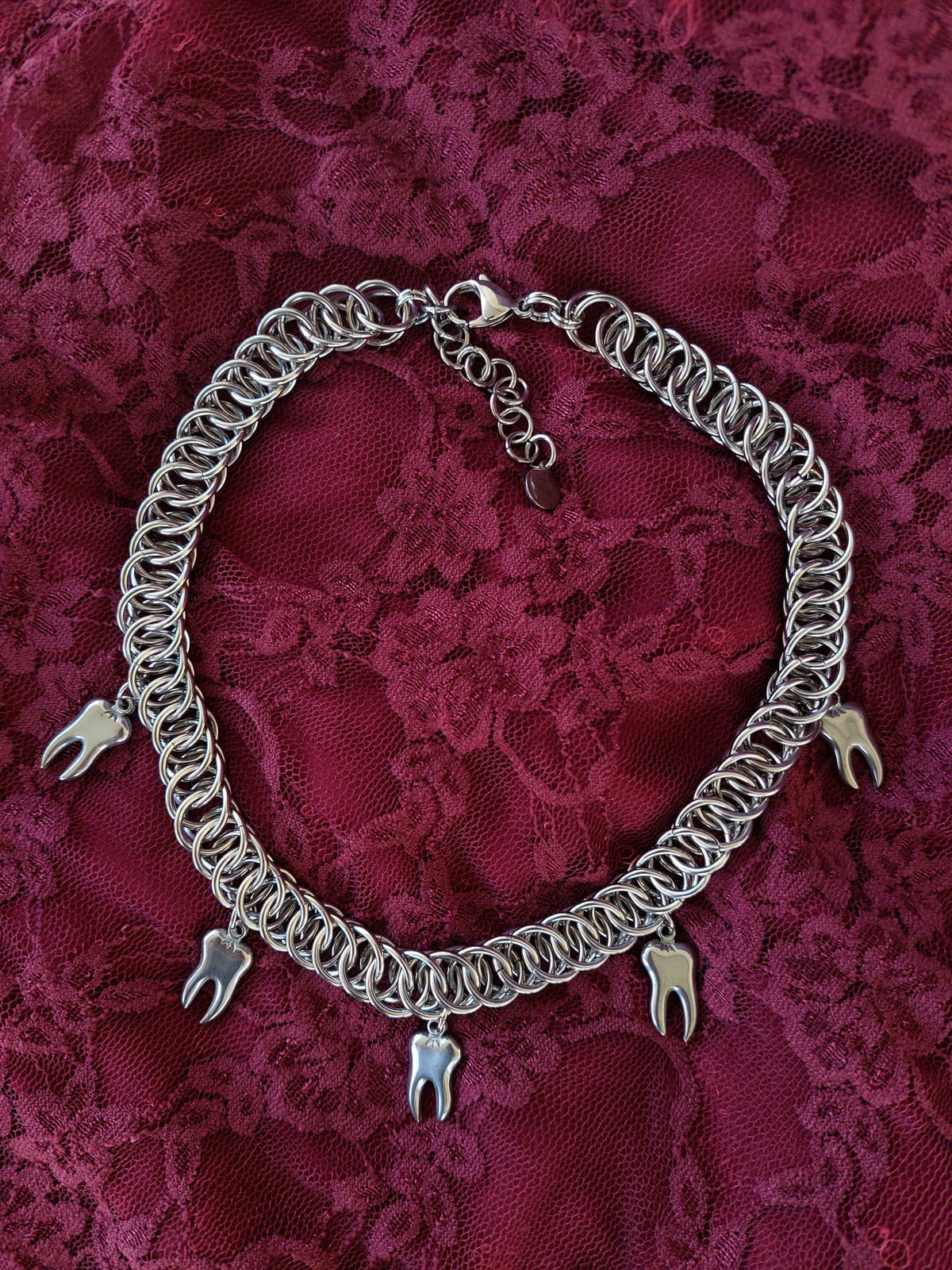 Chainmaille toothy necklace
