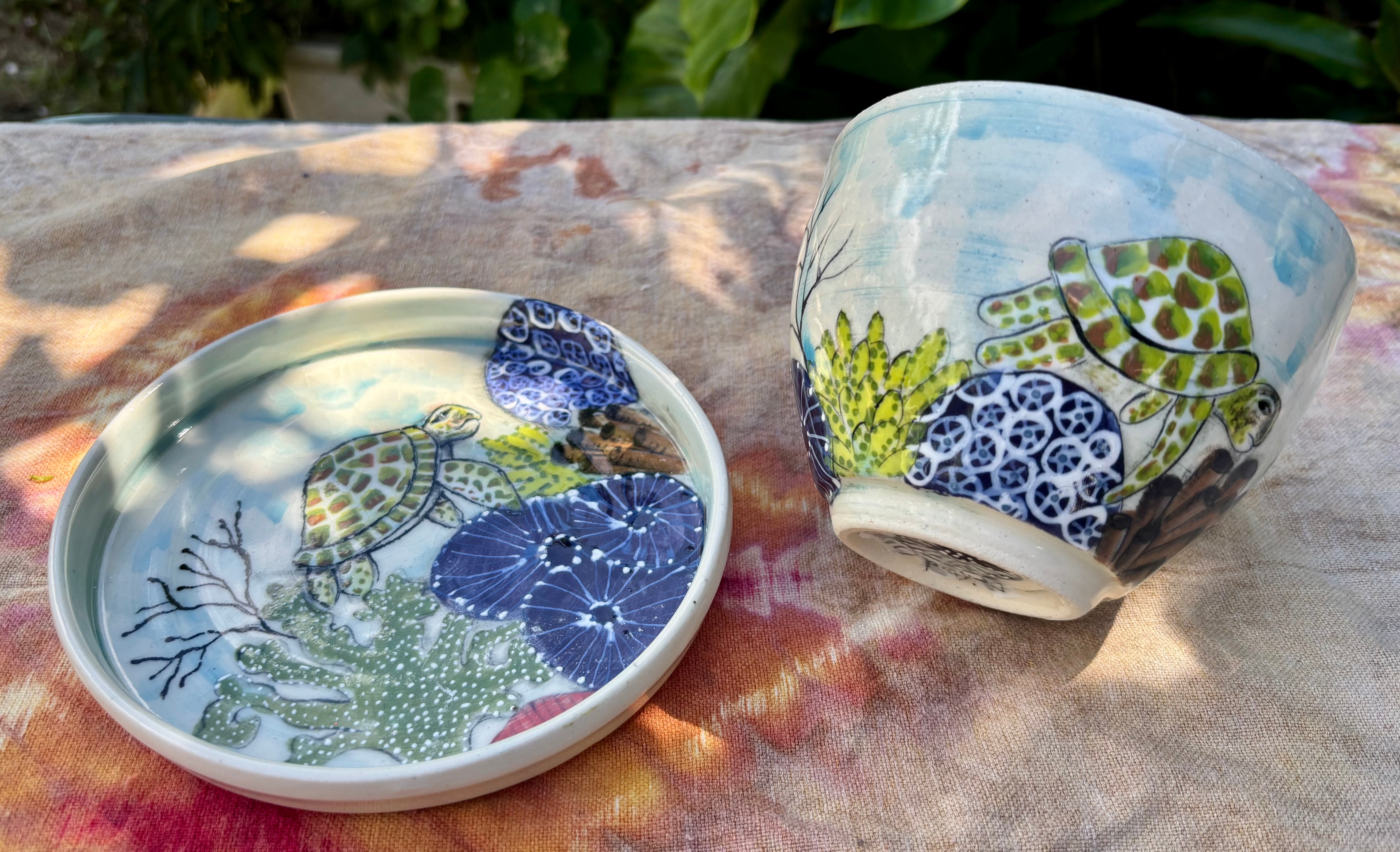 Sea turtle plate and bowl set