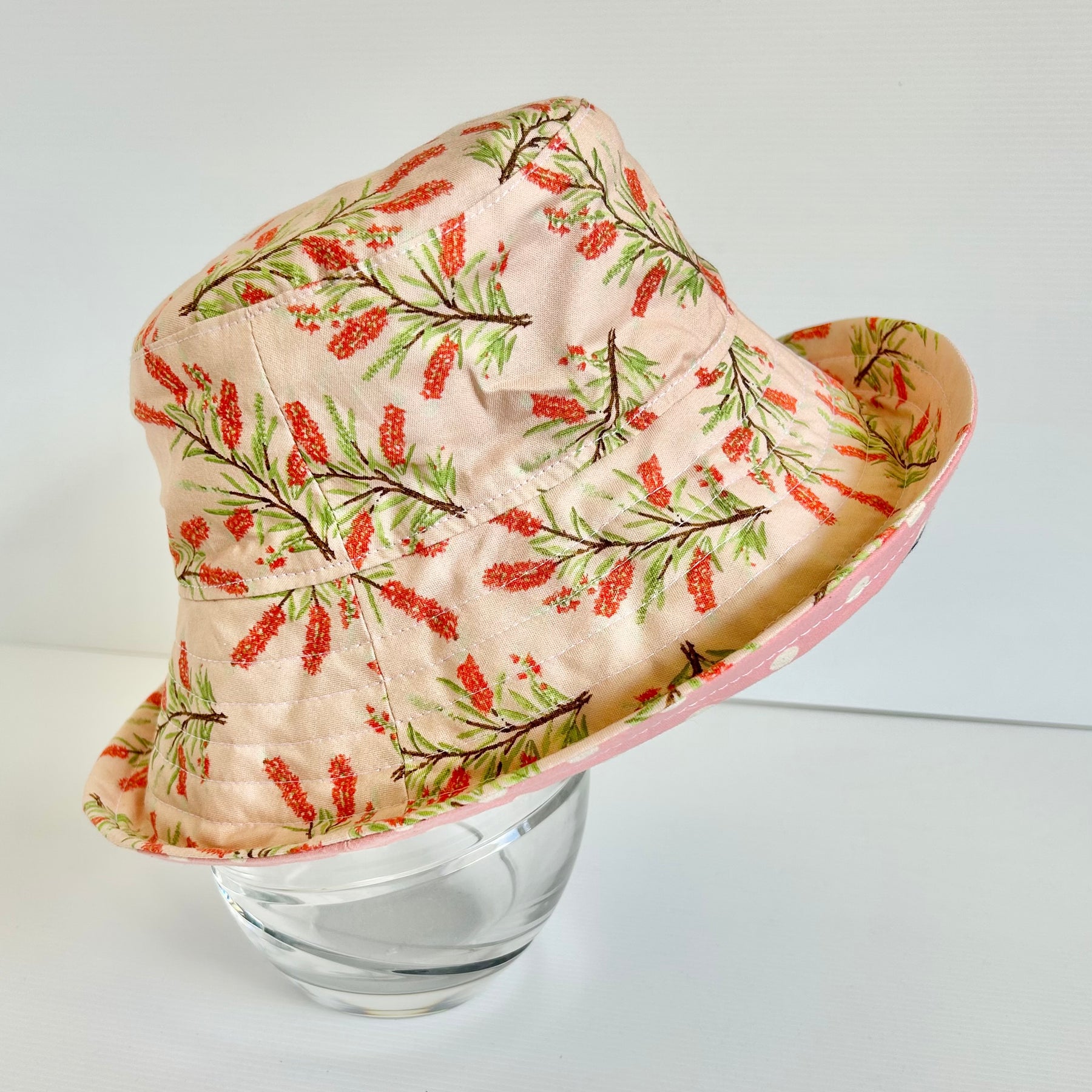 Summer hat in pretty bottlebrush fabric