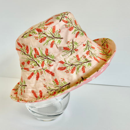 Summer hat in pretty bottlebrush fabric