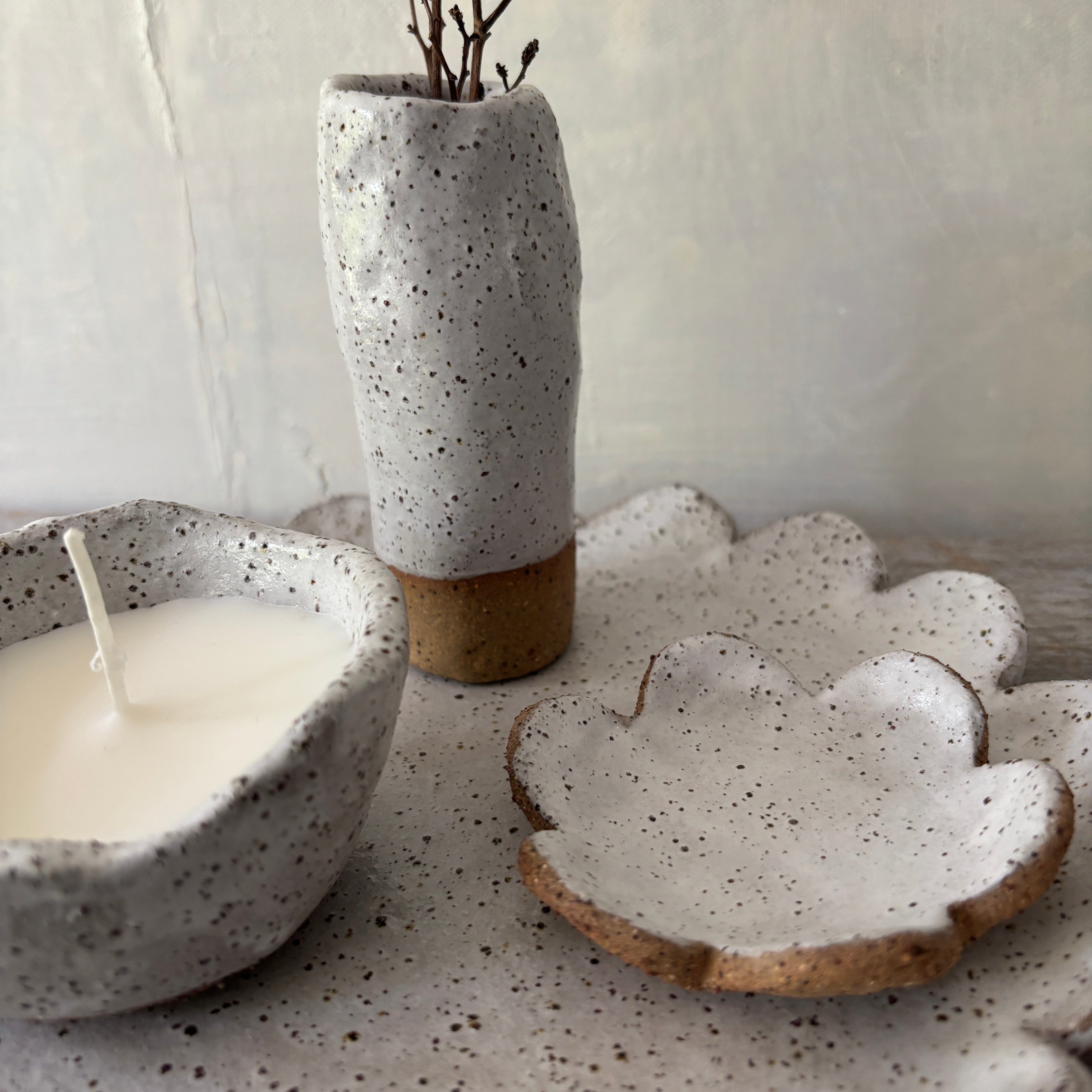 Flower Plate with vase, candle and mini flower plate - Rustic & Cozy