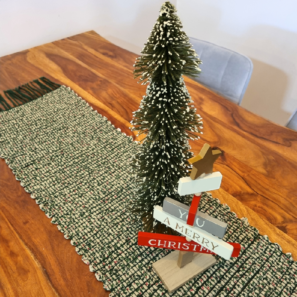 Australian-artist-handmade-christmas-holly-cottonfabric-tablerunner-1