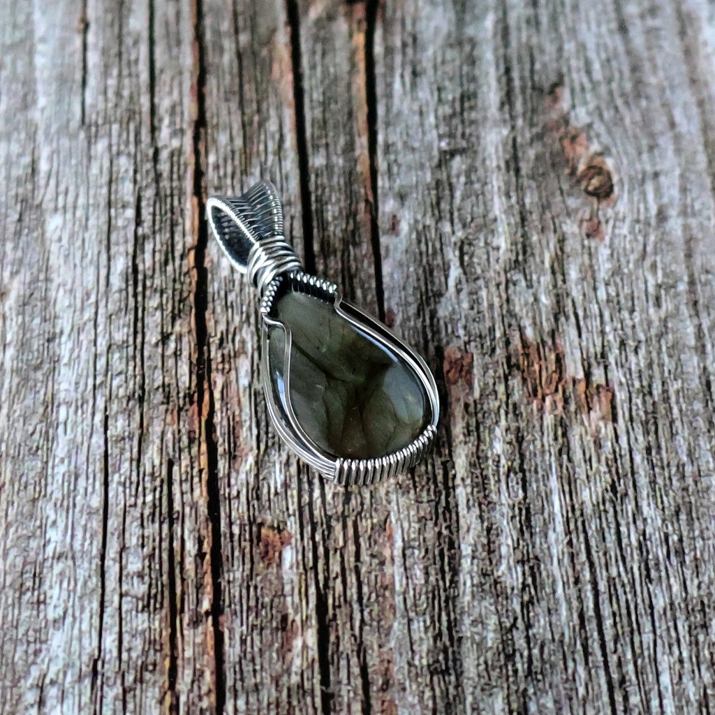 Sterling Silver Labradorite Pendant ~ Talisman of Magick