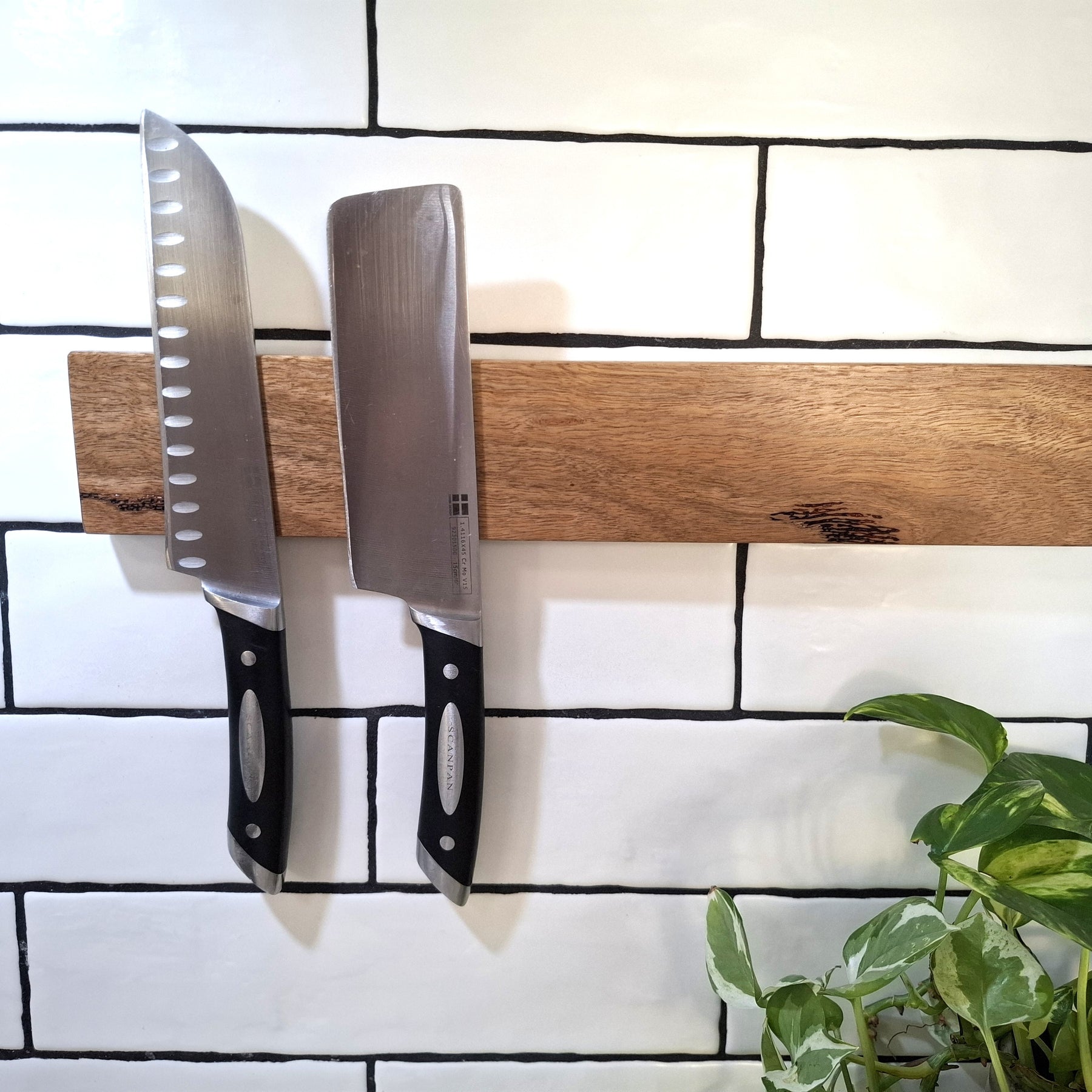 Handmade Wooden Magnetic Knife Holder: Wall-Mounted Kitchen Rack
