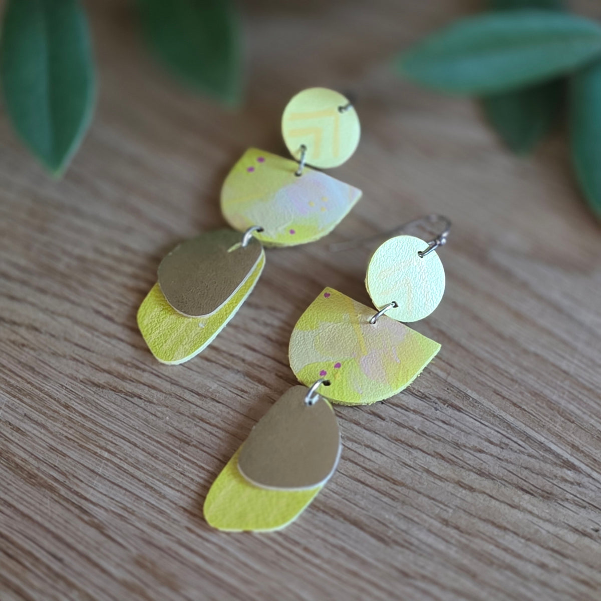 Classica Musa Leather Earrings – Sunlit Blush