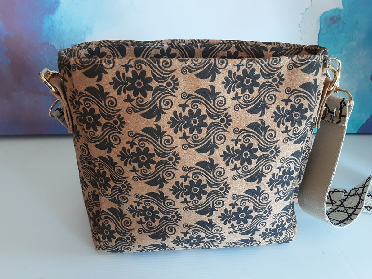 Cork crossbody bag with O-ring & Tassel