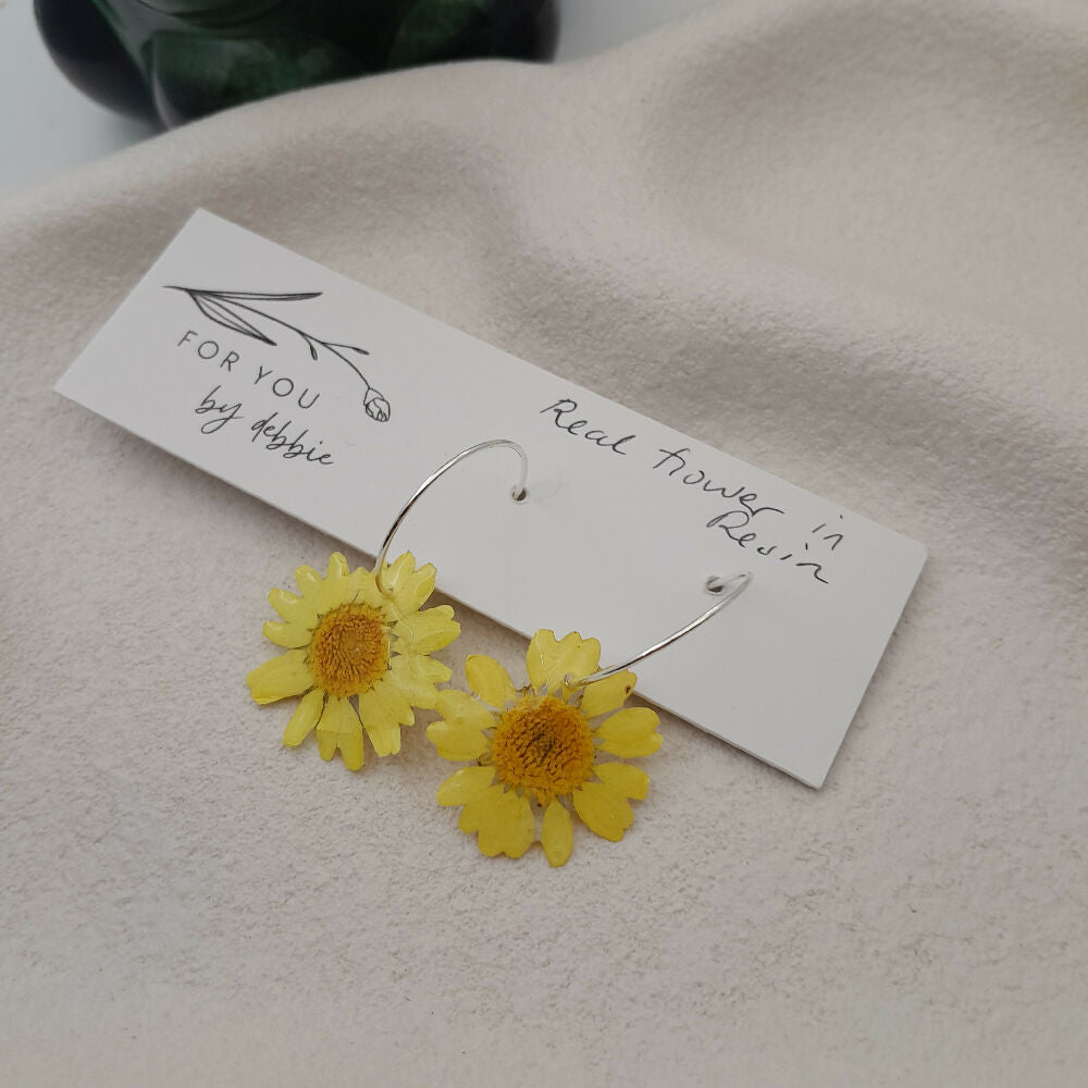 Real daisy flower resin hoop earrings - YELLOW, hypoallergenic