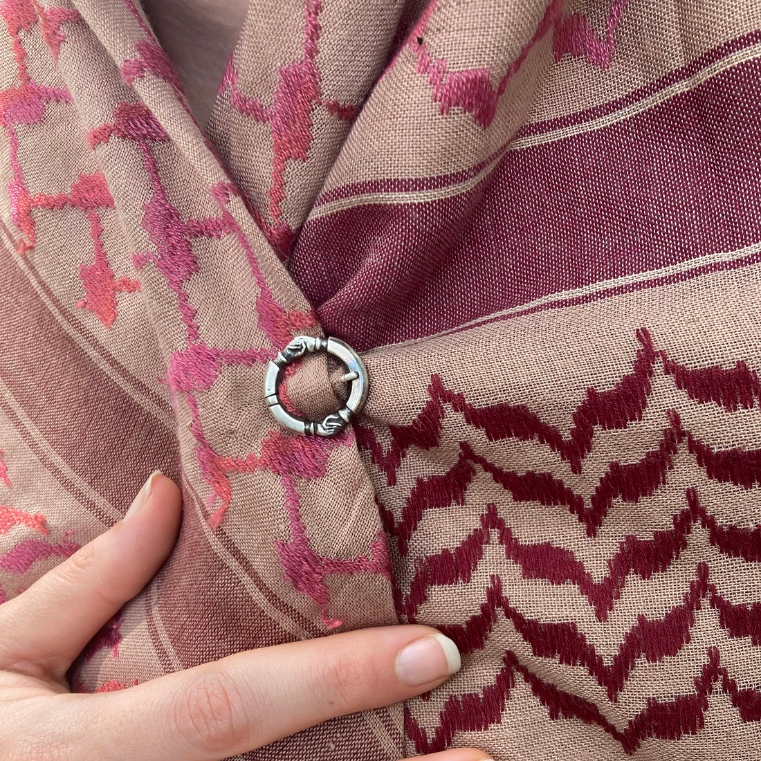 Sterling Silver Clasped Hands Brooch