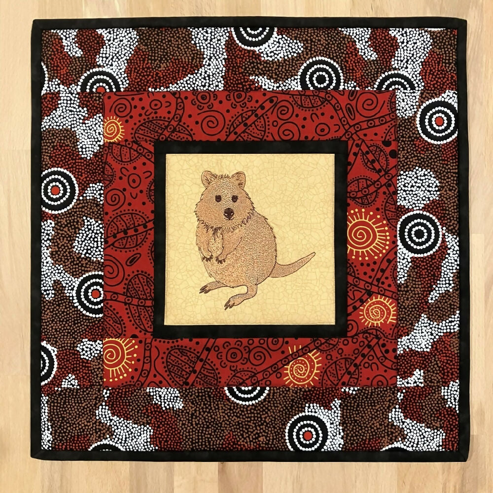 table-centre-handmade-Australian-native-quokka_5