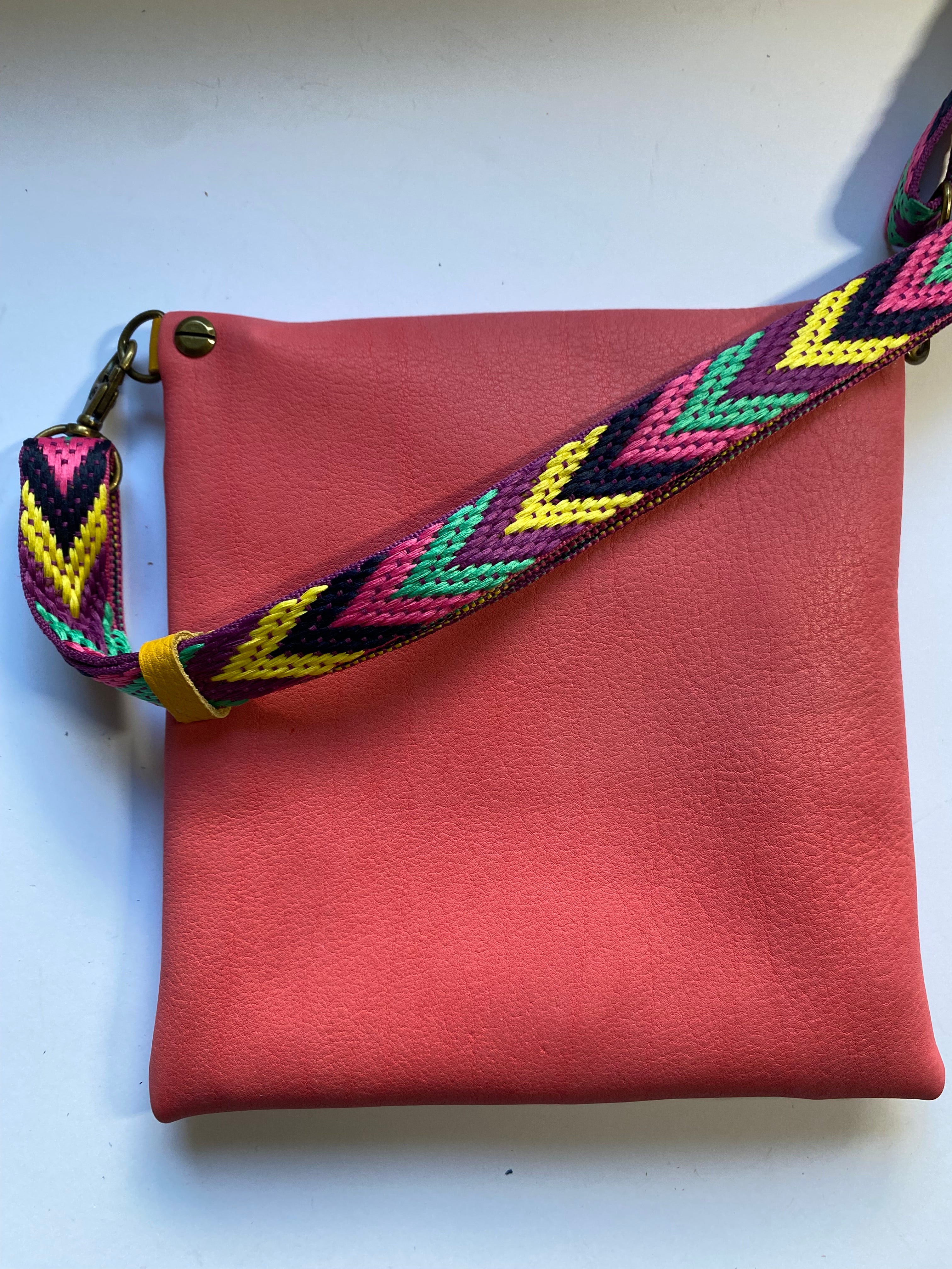 Leather crossbody bag with pineapple motif