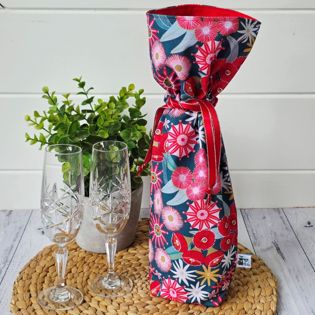 Lined Christmas Wine Bottle Bag – Because the Wrapping Should Be Part of the Gift
