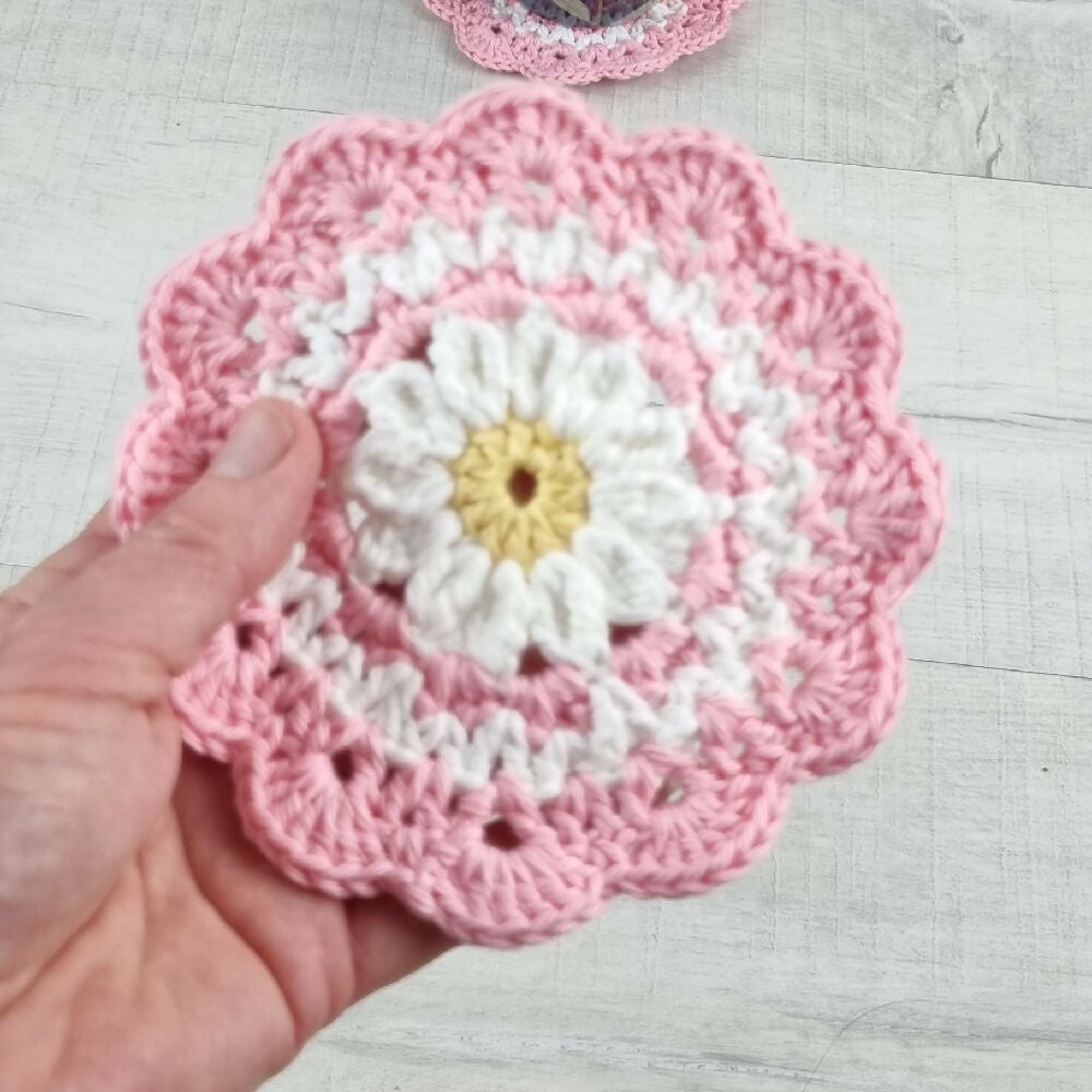 Handmade Daisy Coaster Set Pink 5