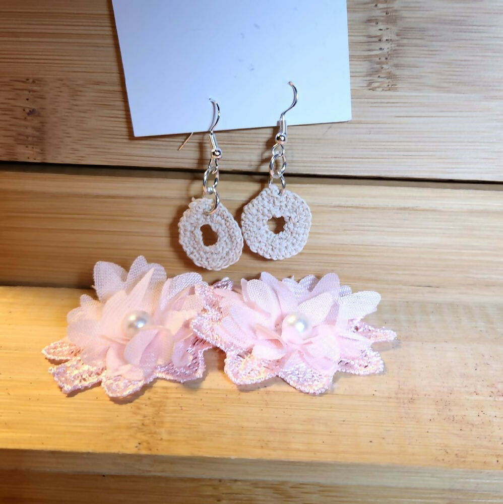 microcrochet dangle earrings natural flat disc. SS hooks.