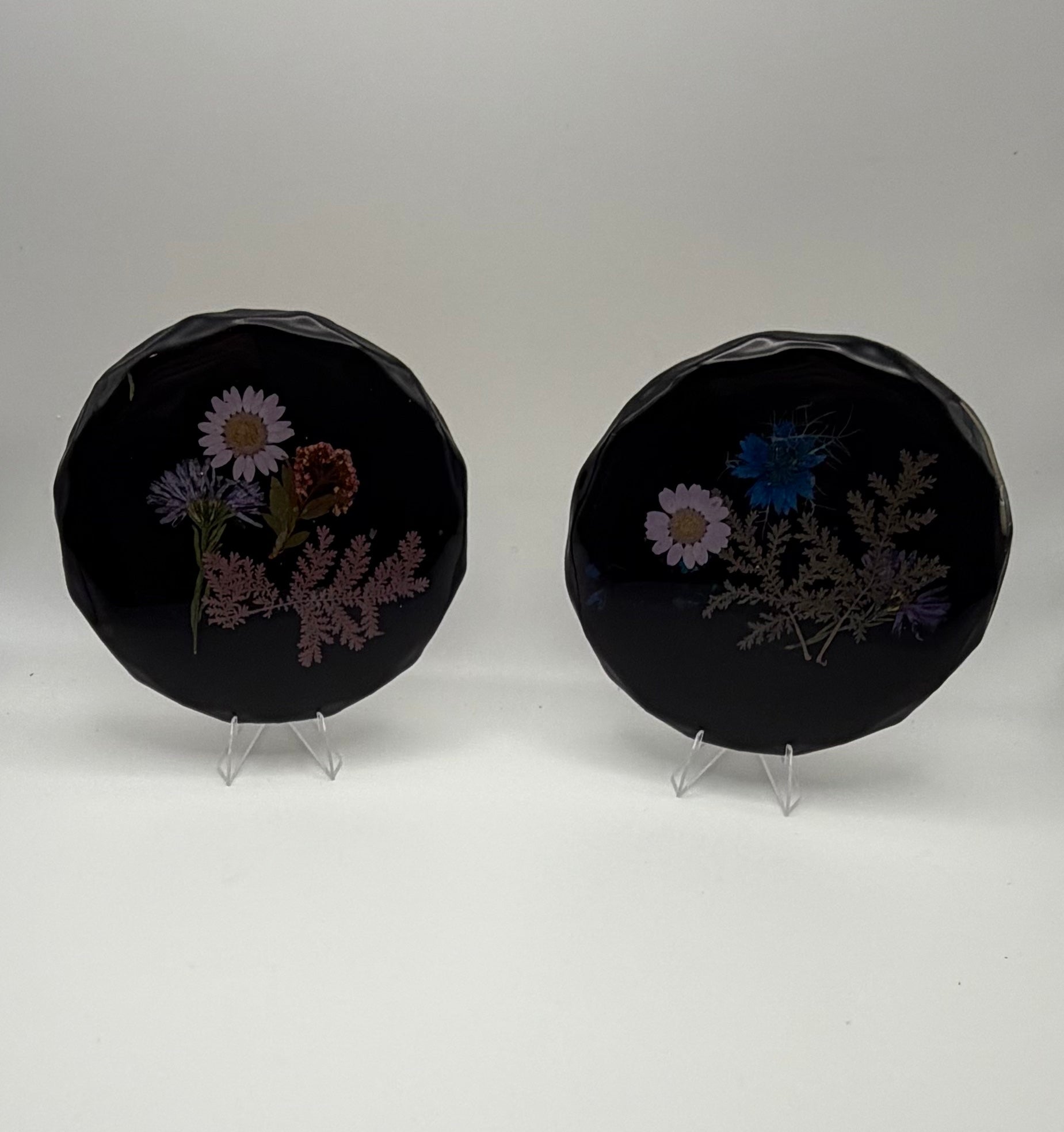 Handcrafted pressed purple/pink flower Resin Coasters - set of 4
