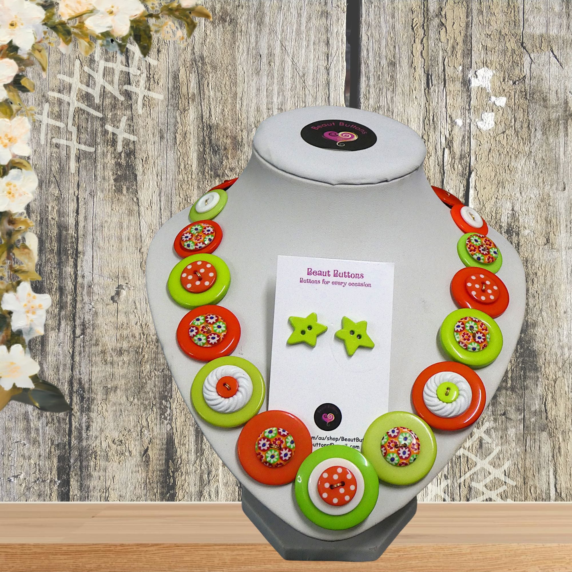 Button necklace and earrings - Orange Flowers