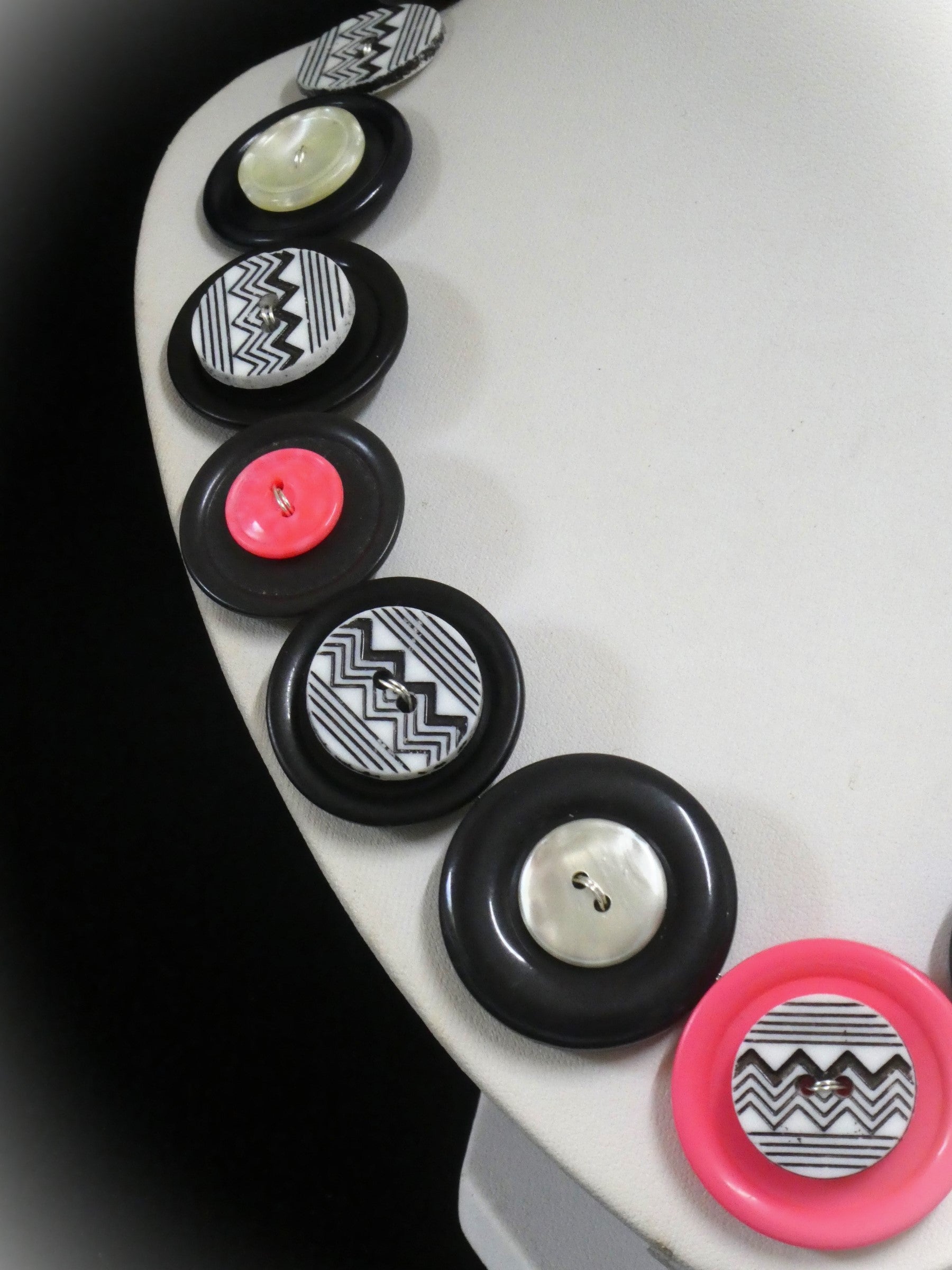 Handmade button necklace and earrings - Pink Zebra