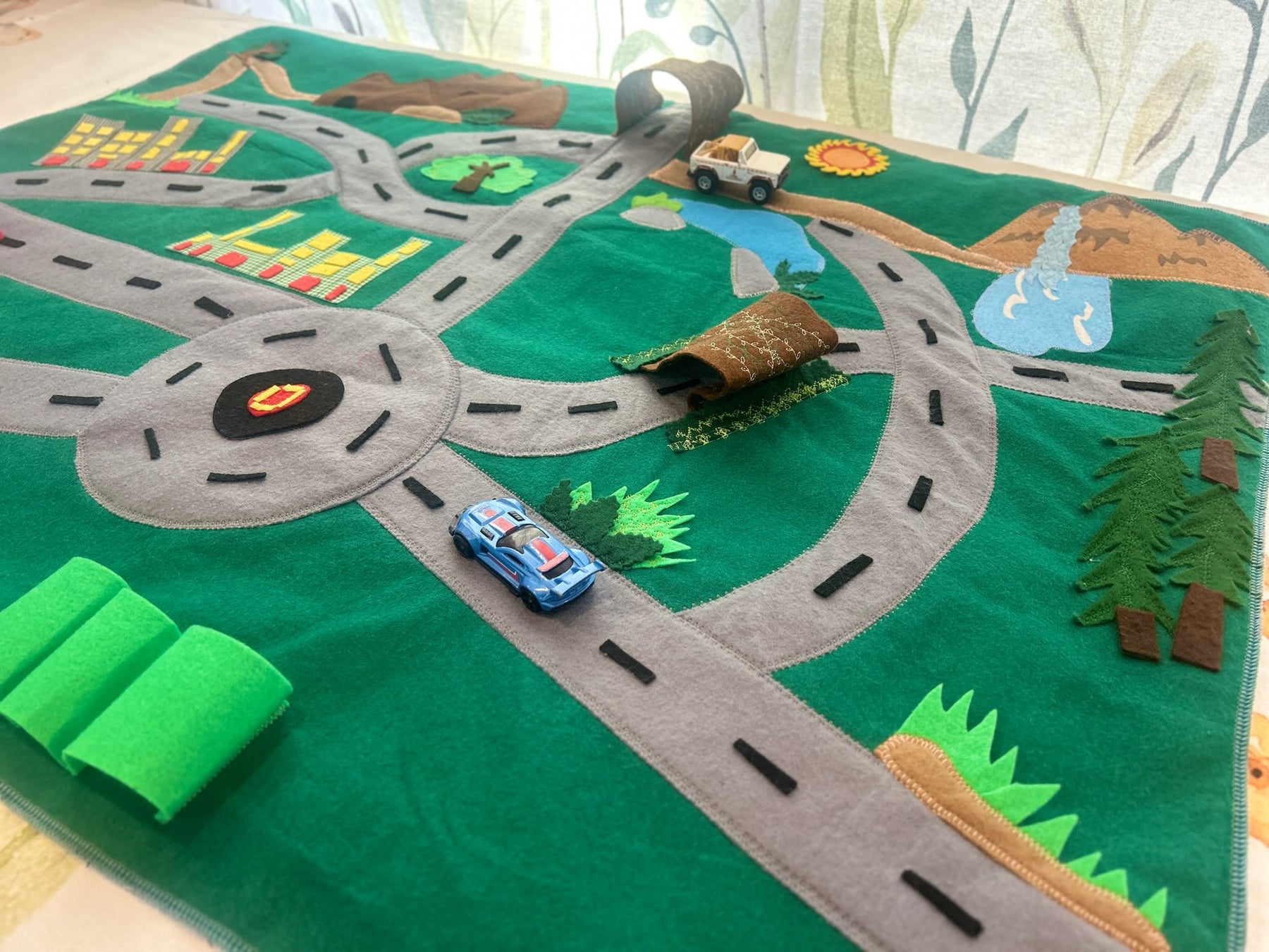 Children's Playmat City Escape B