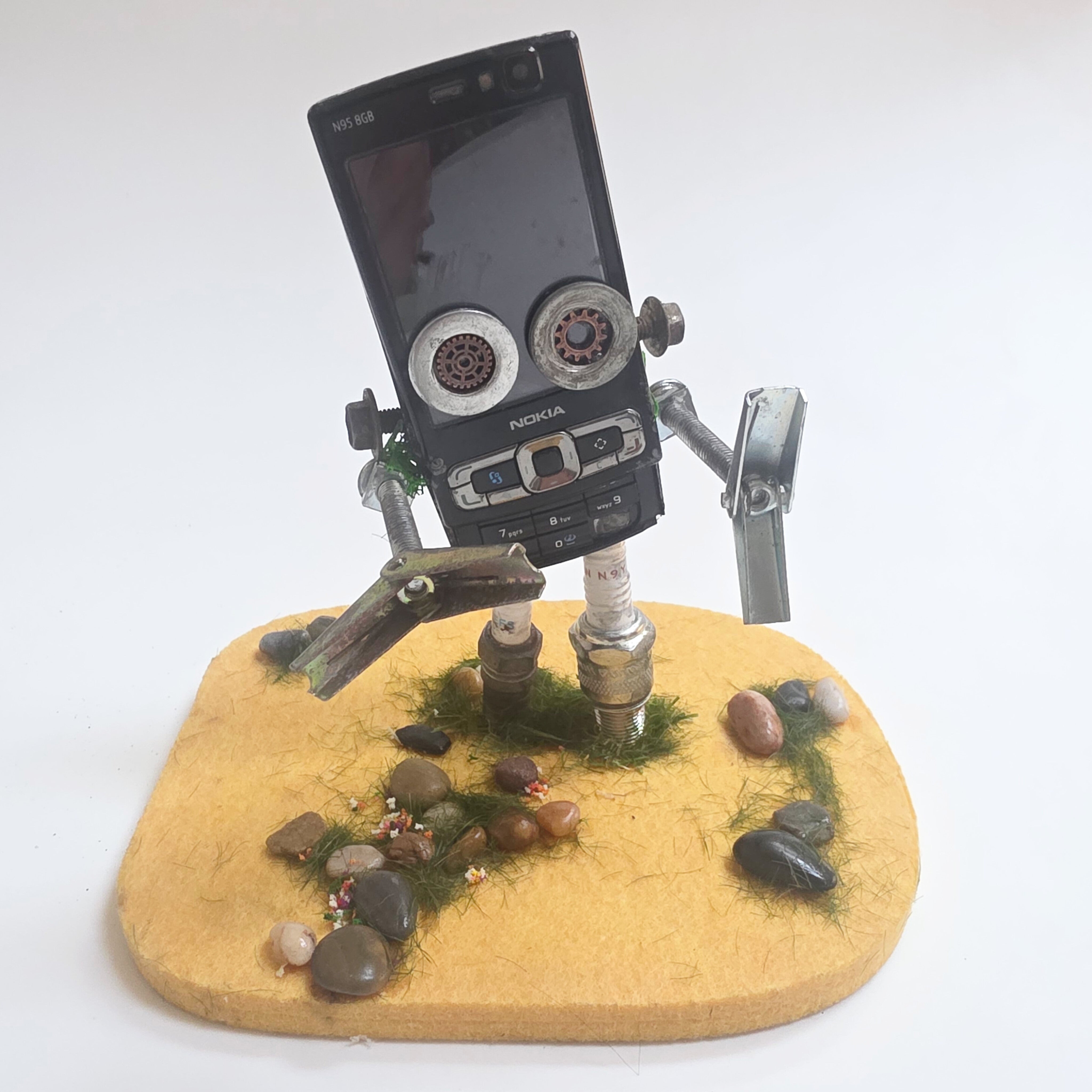 Phonekenstein – The Upcycled Nokia Monster Robot