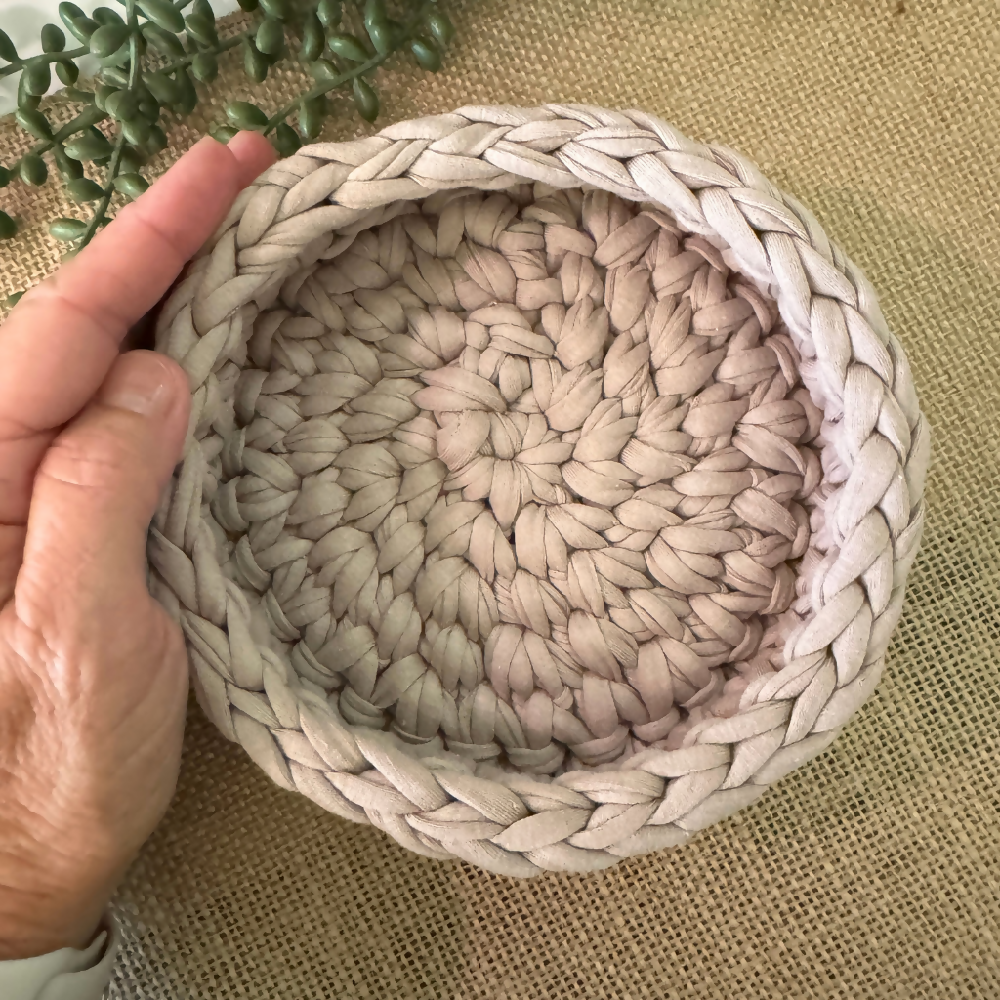 Natural-beige-small-handmade-basket (5)