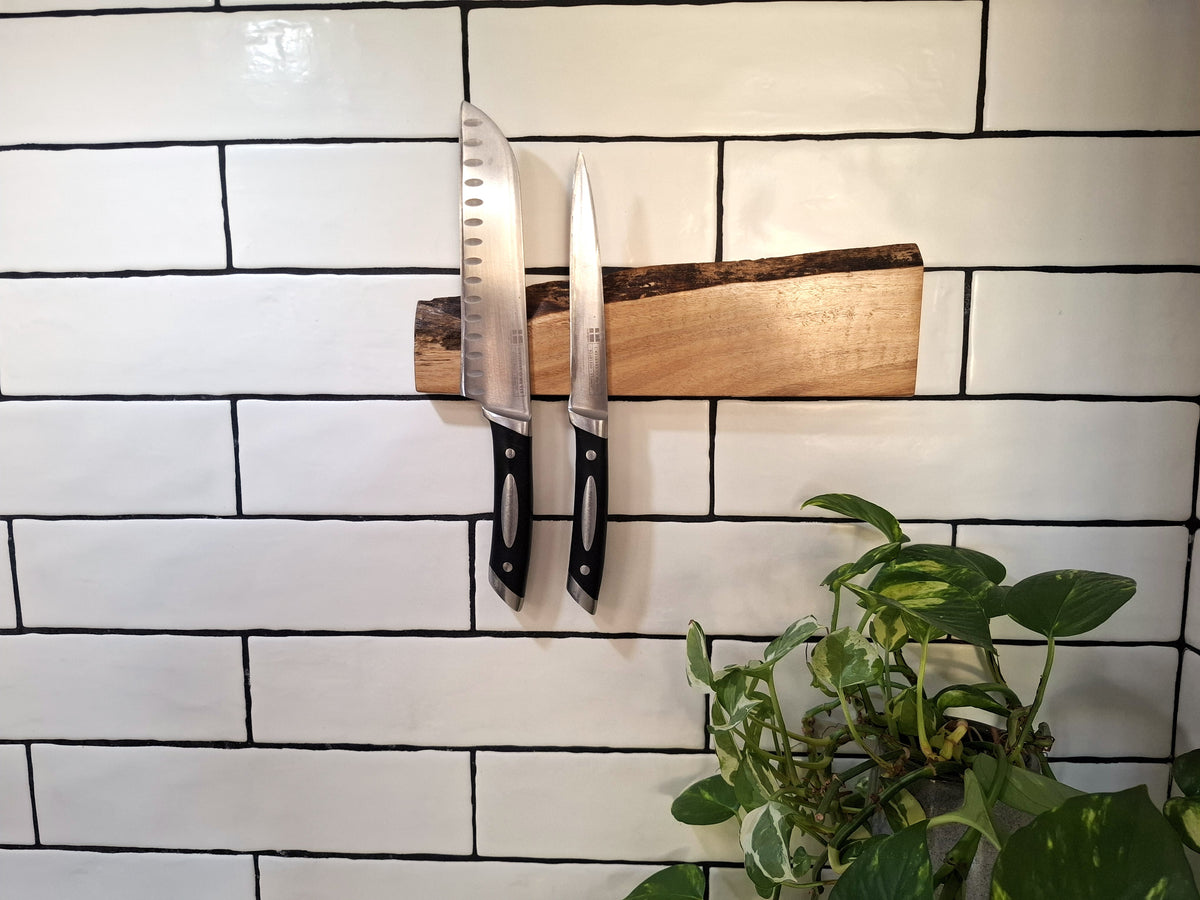 Handmade Wooden Magnetic Knife Holder: Wall-Mounted Kitchen Rack