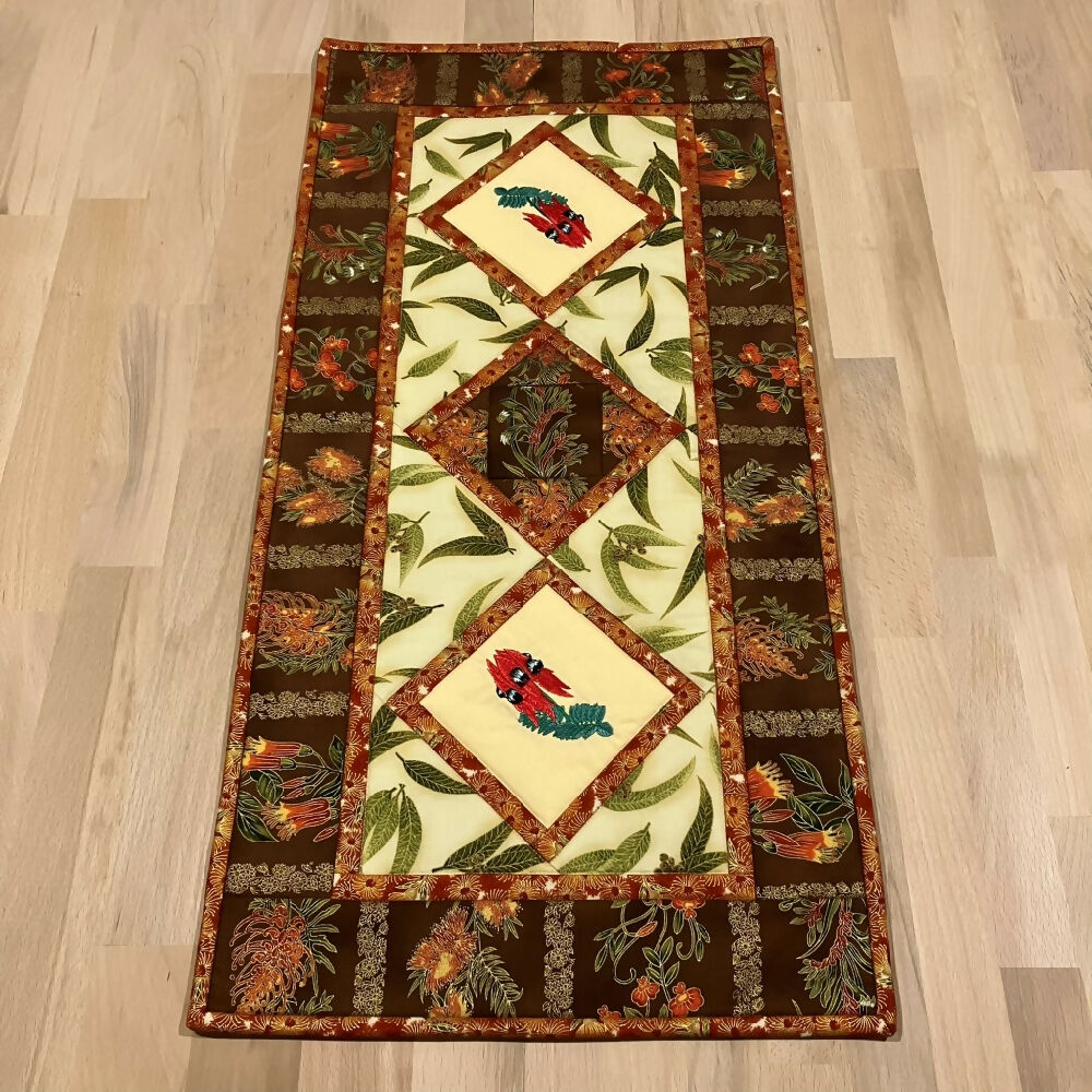 table-runner-handmade-Australia-Sturts-desert-pea_19