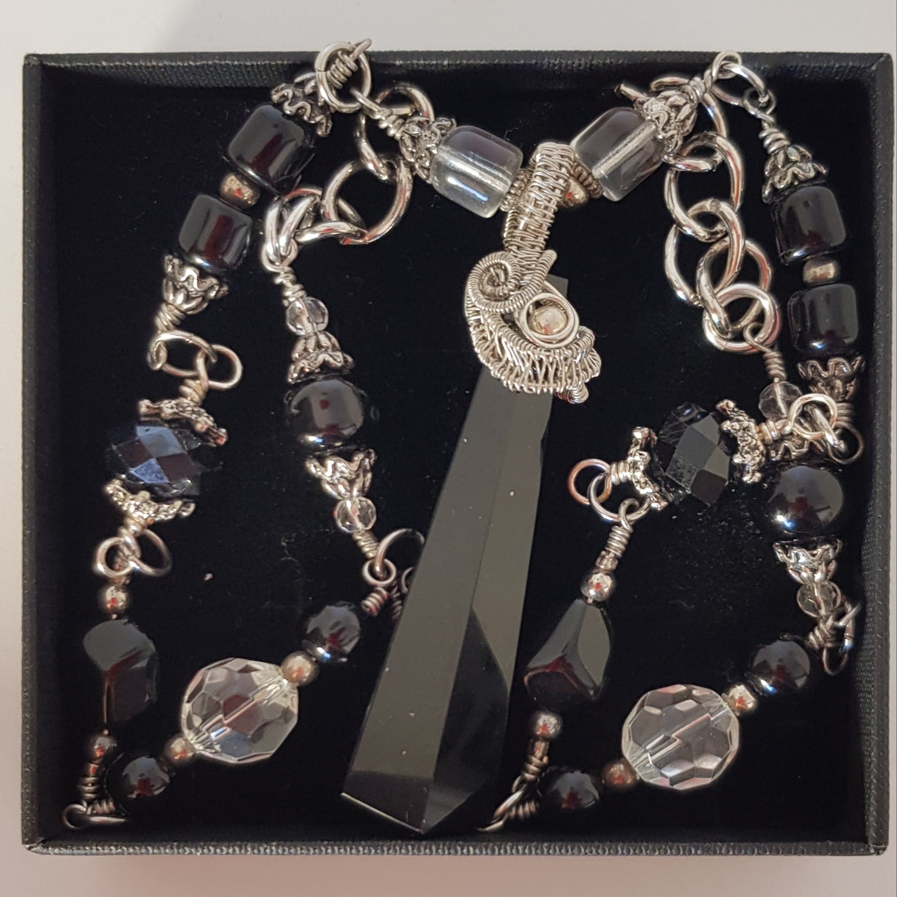 hexagone pyramidblack crystal pendant necklace #6AM/N
