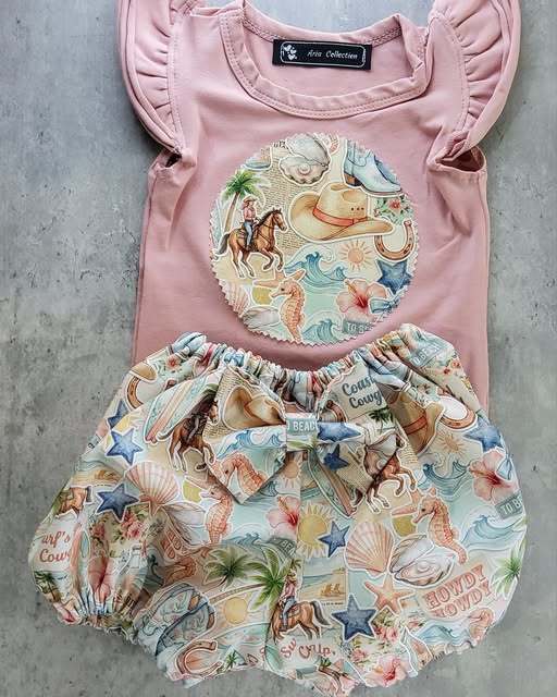Beach Pony set in Coral Size 00