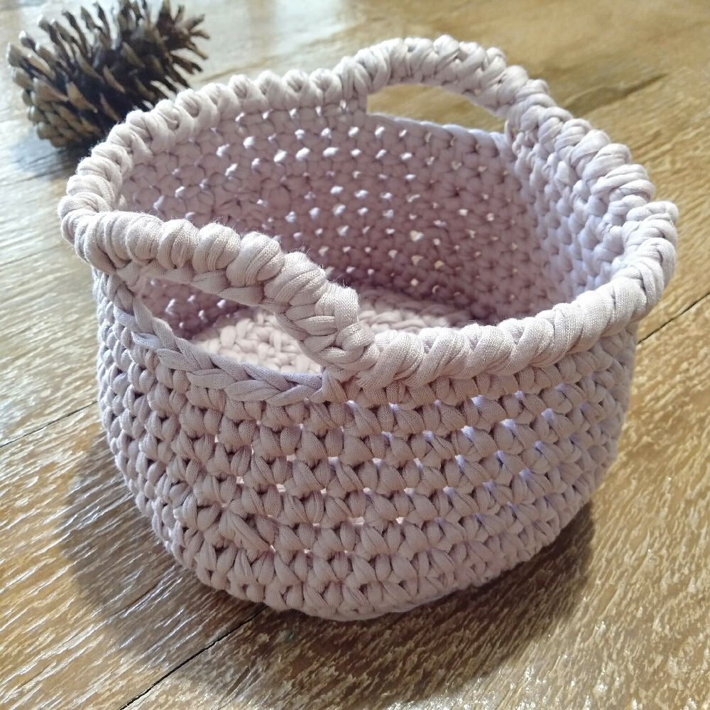 Crochet Basket M T-Shirt Dusty Rose 1