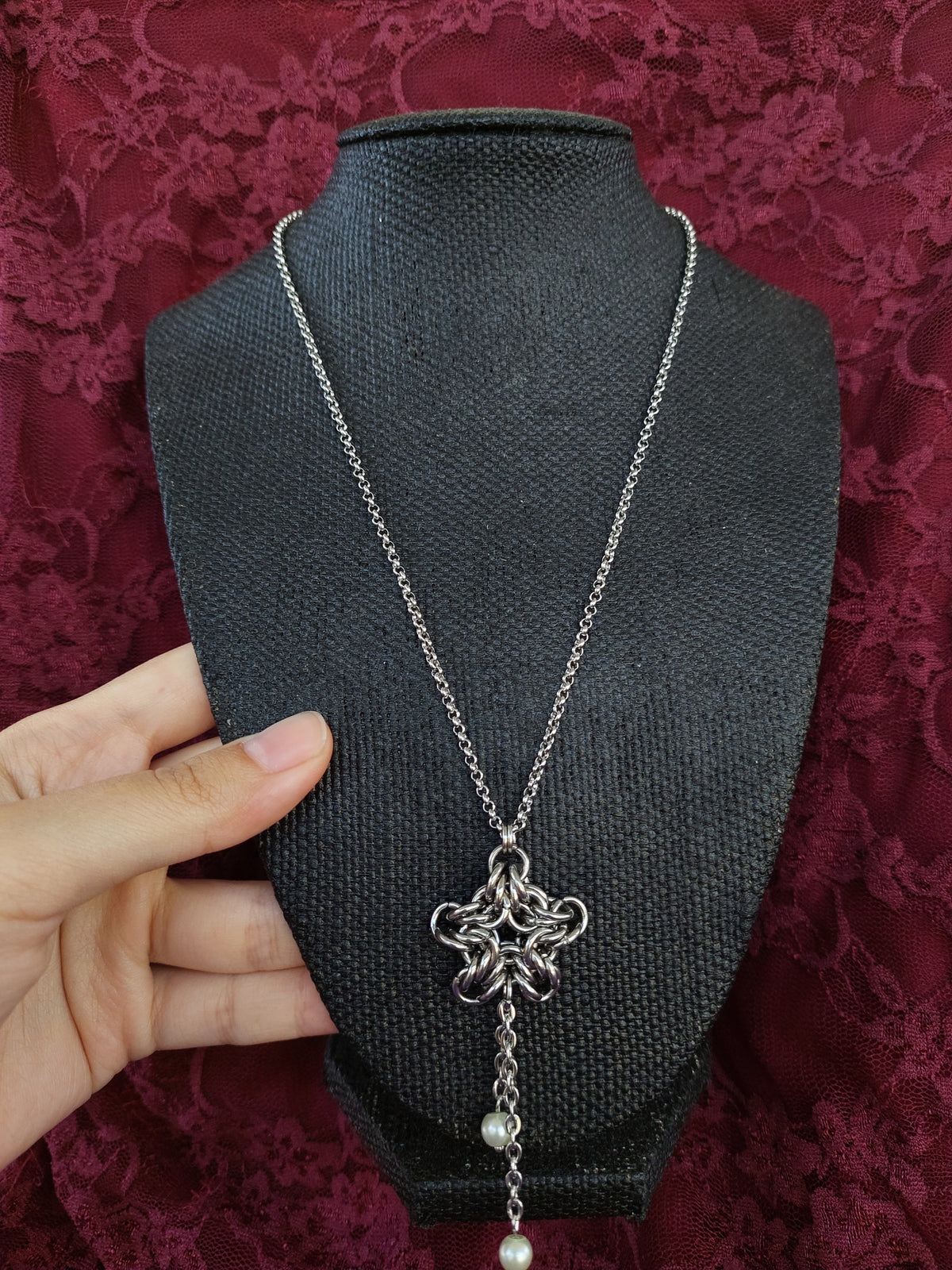 Chainmaille star pendant necklace