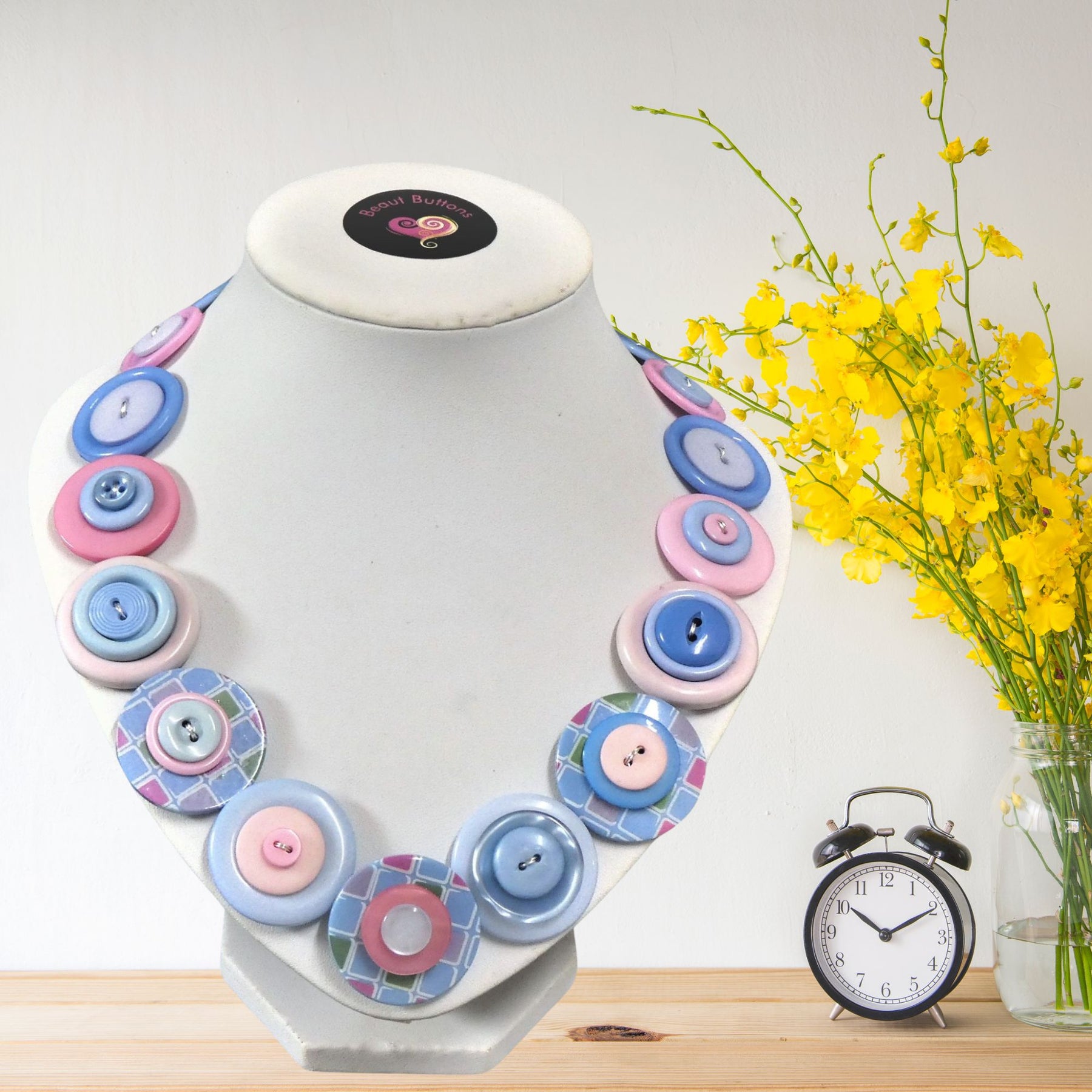 Button necklace - Blue Belle