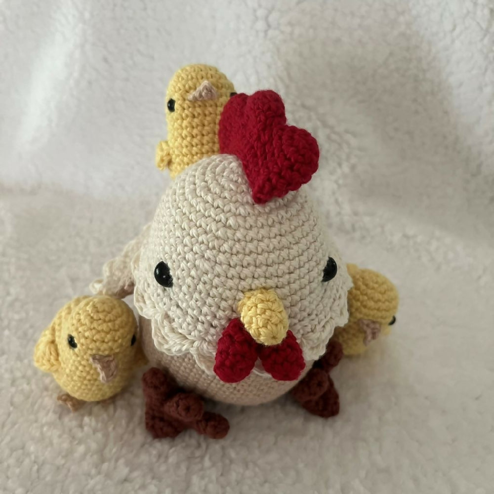 Mother hen and chicks