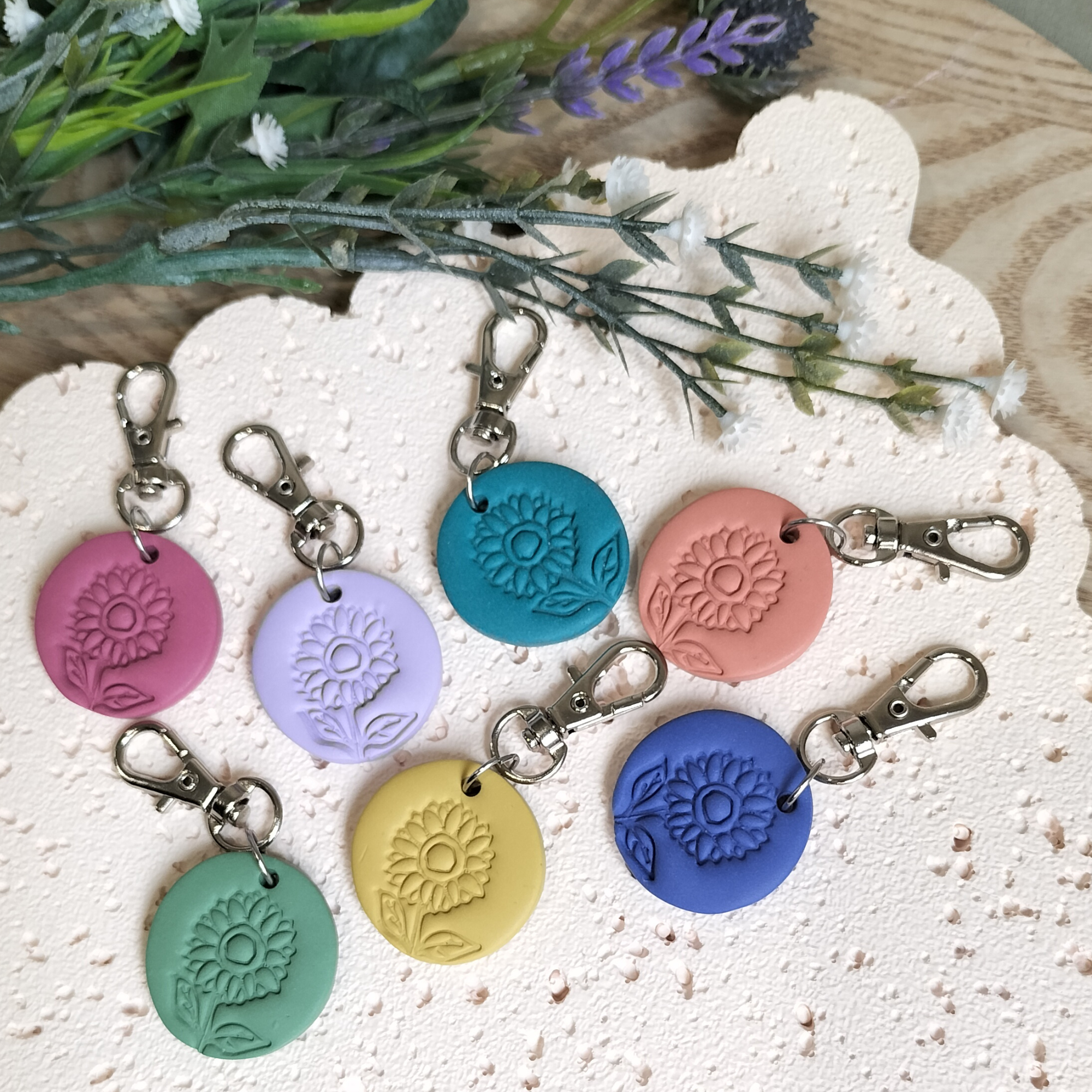 Chunky Round Australiana Embossed Clay Keyring - Assorted Colours