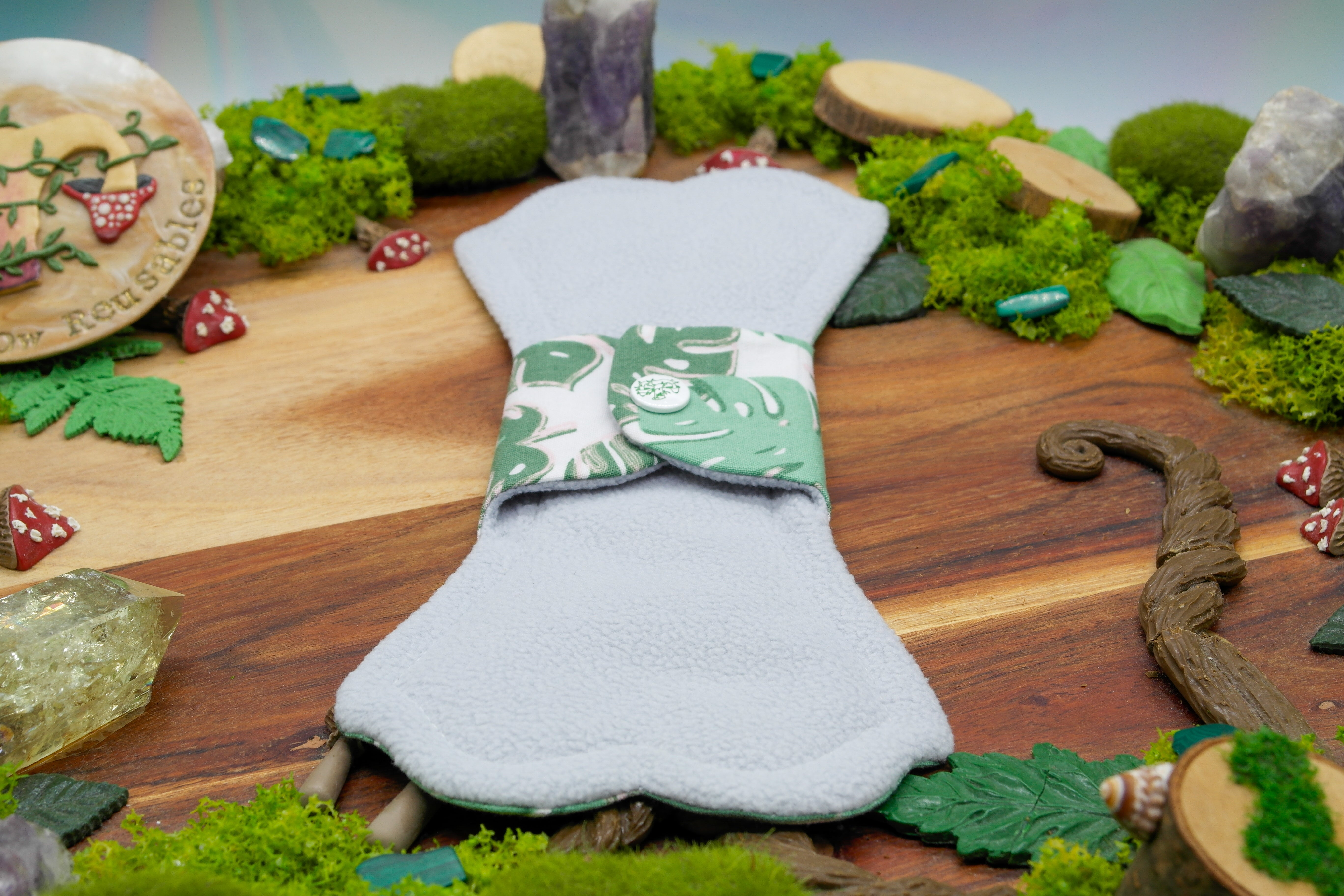 Period positive Reusable cloth pad 10" Moderate (LOA) - botanic garden