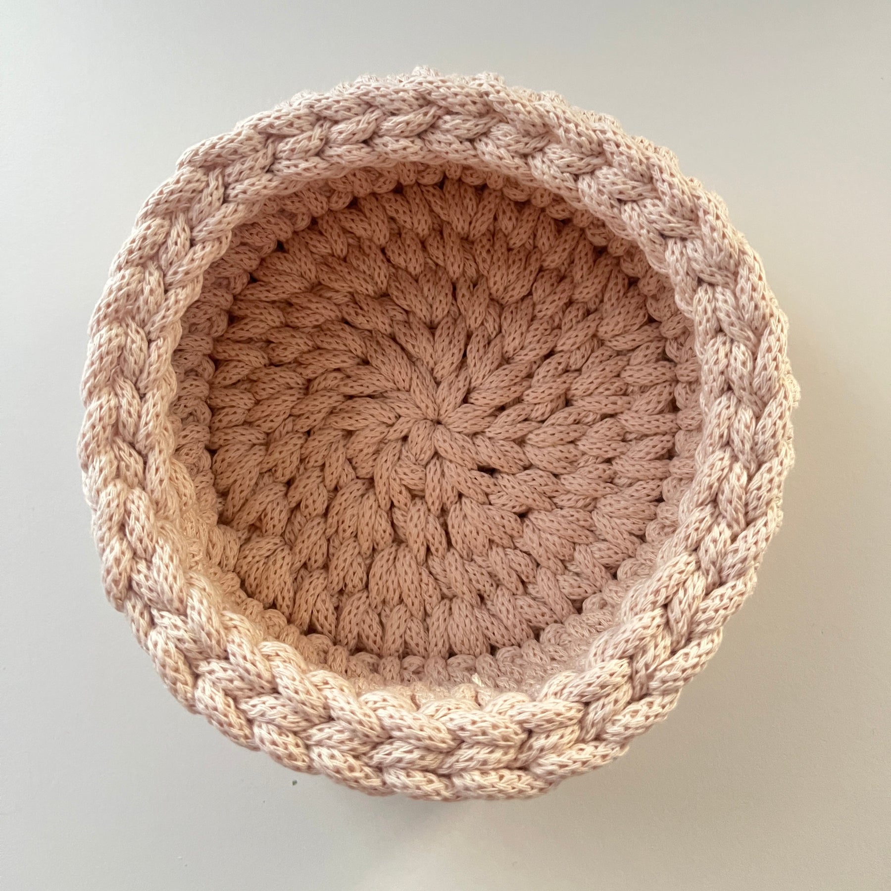 Crochet basket - small - colour Nude