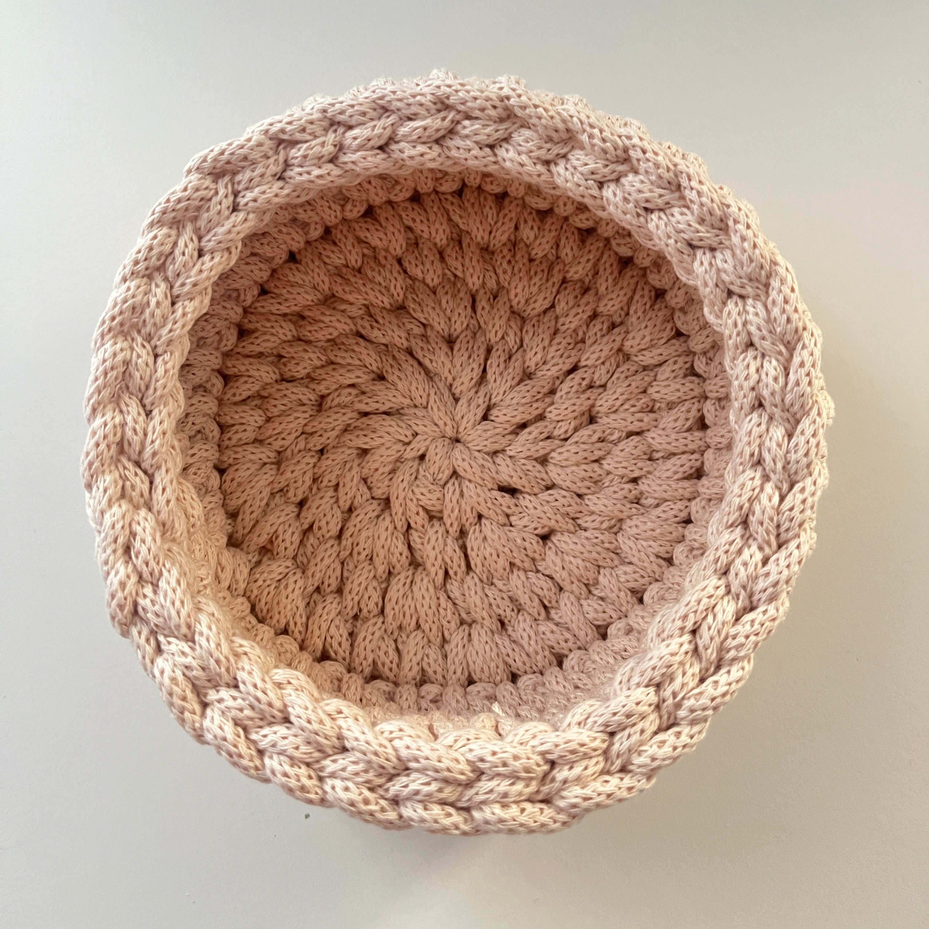 Crochet basket - small - colour Nude