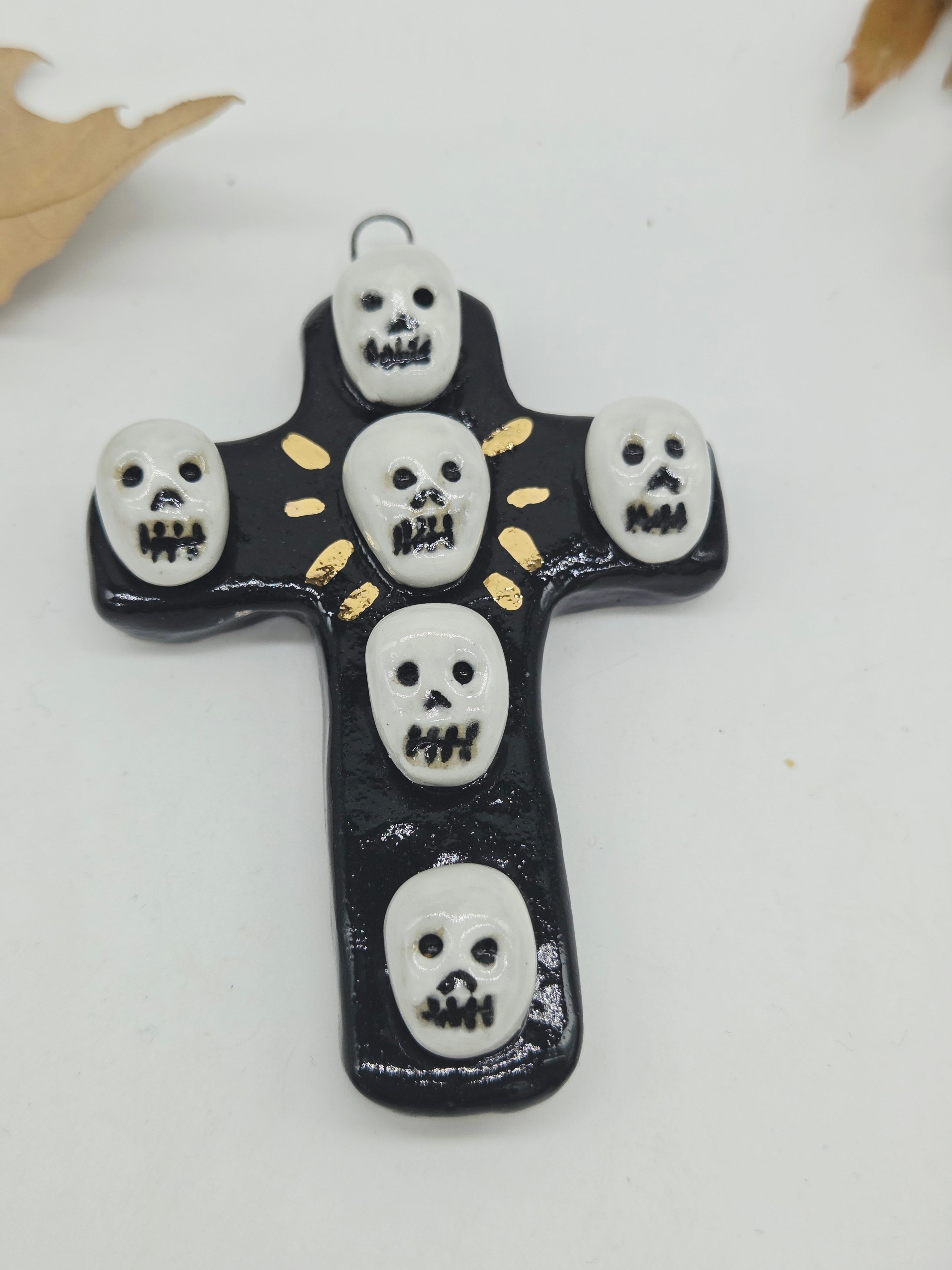 Skull Cross with 22 carat gold detail