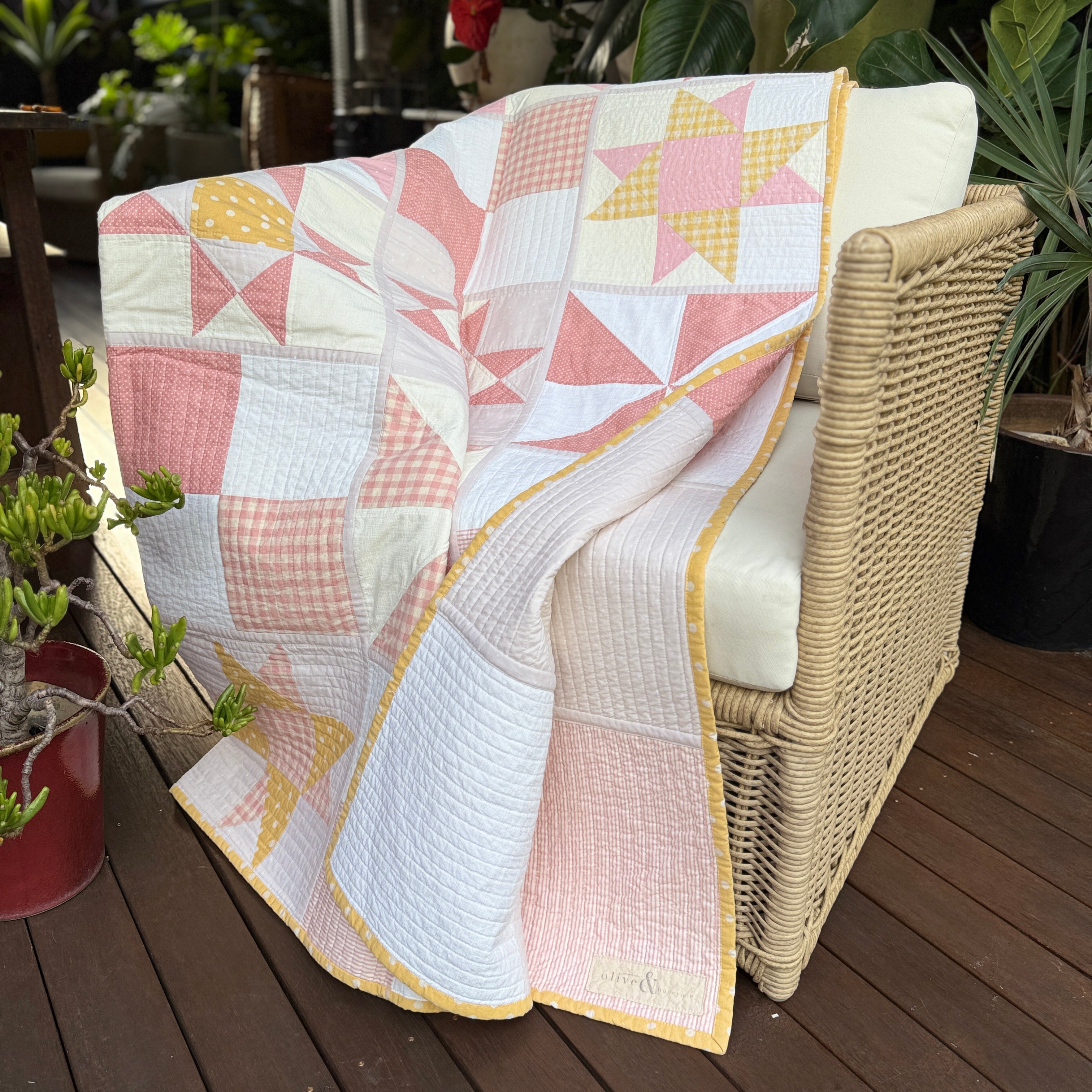 Prairie Sunset Patchwork Quilt - Reversible Pastel design