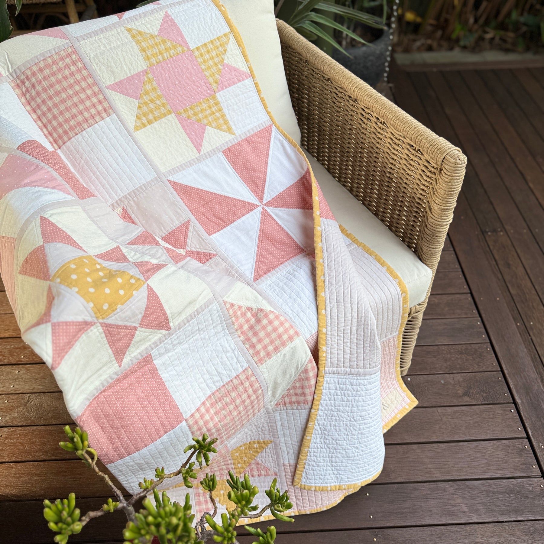 Prairie Sunset Patchwork Quilt - Reversible Pastel design