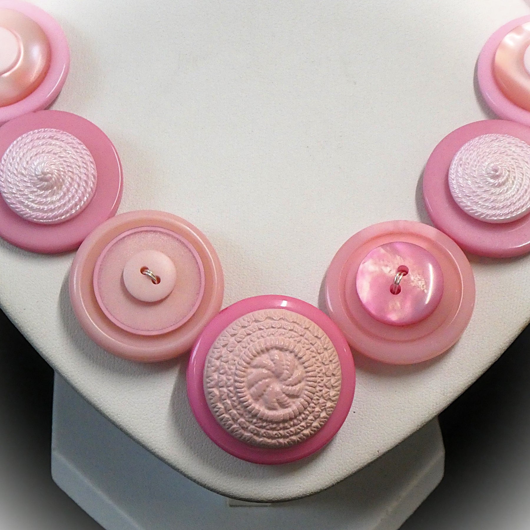 Button necklace - Pretty in Pink