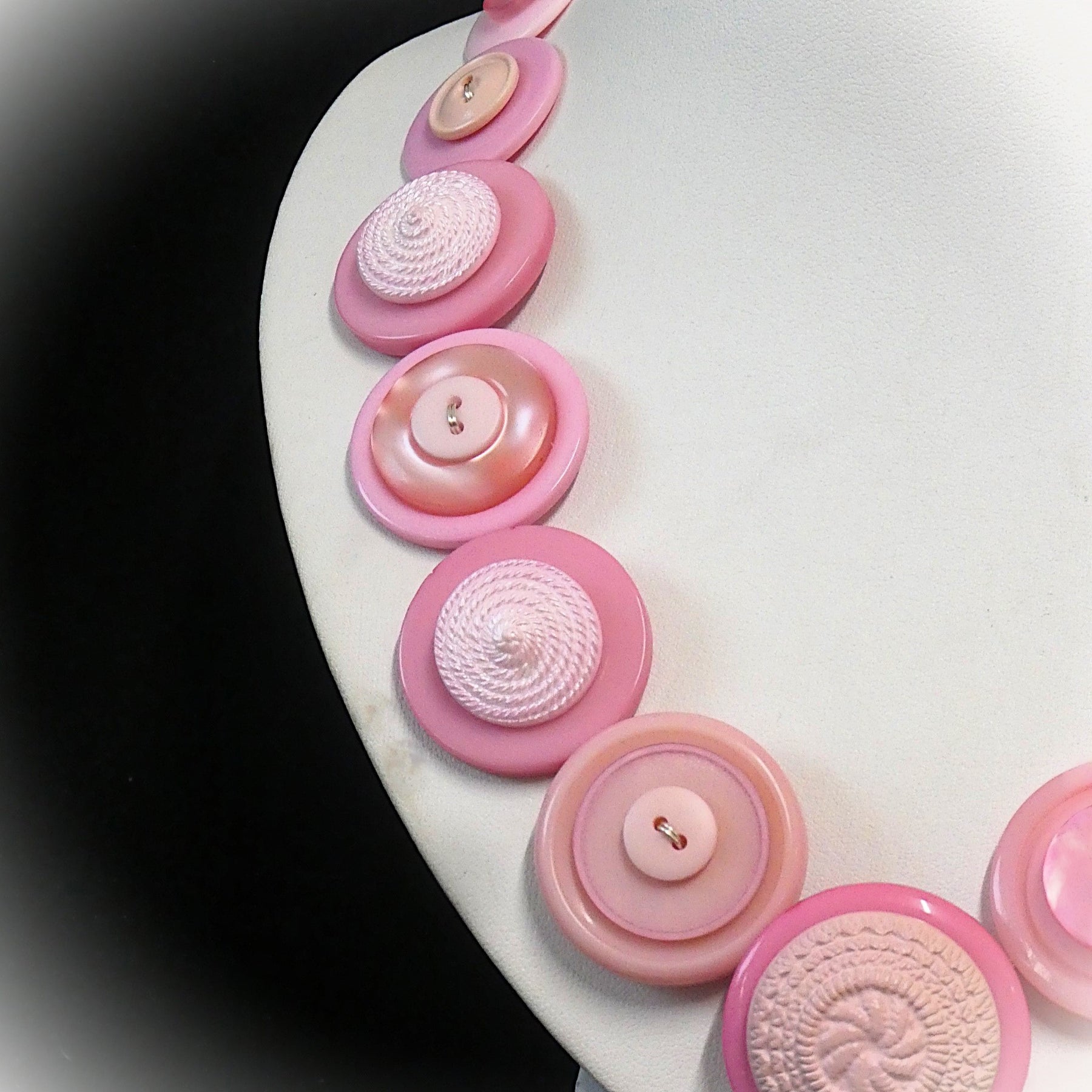Button necklace - Pretty in Pink