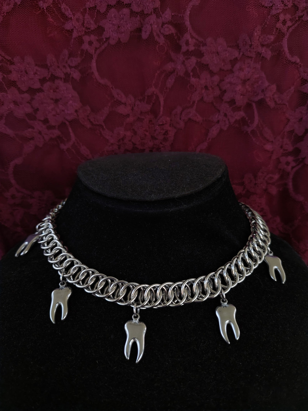 Chainmaille toothy necklace