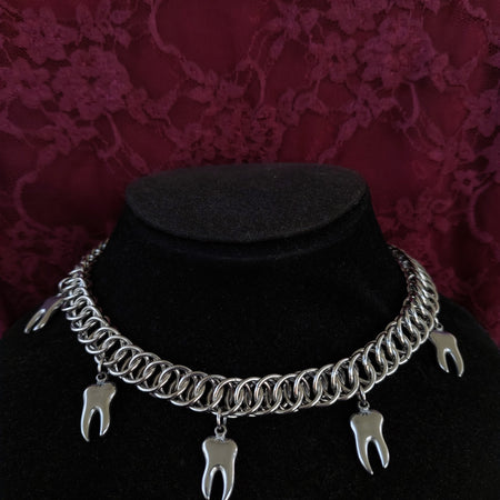 Chainmaille toothy necklace