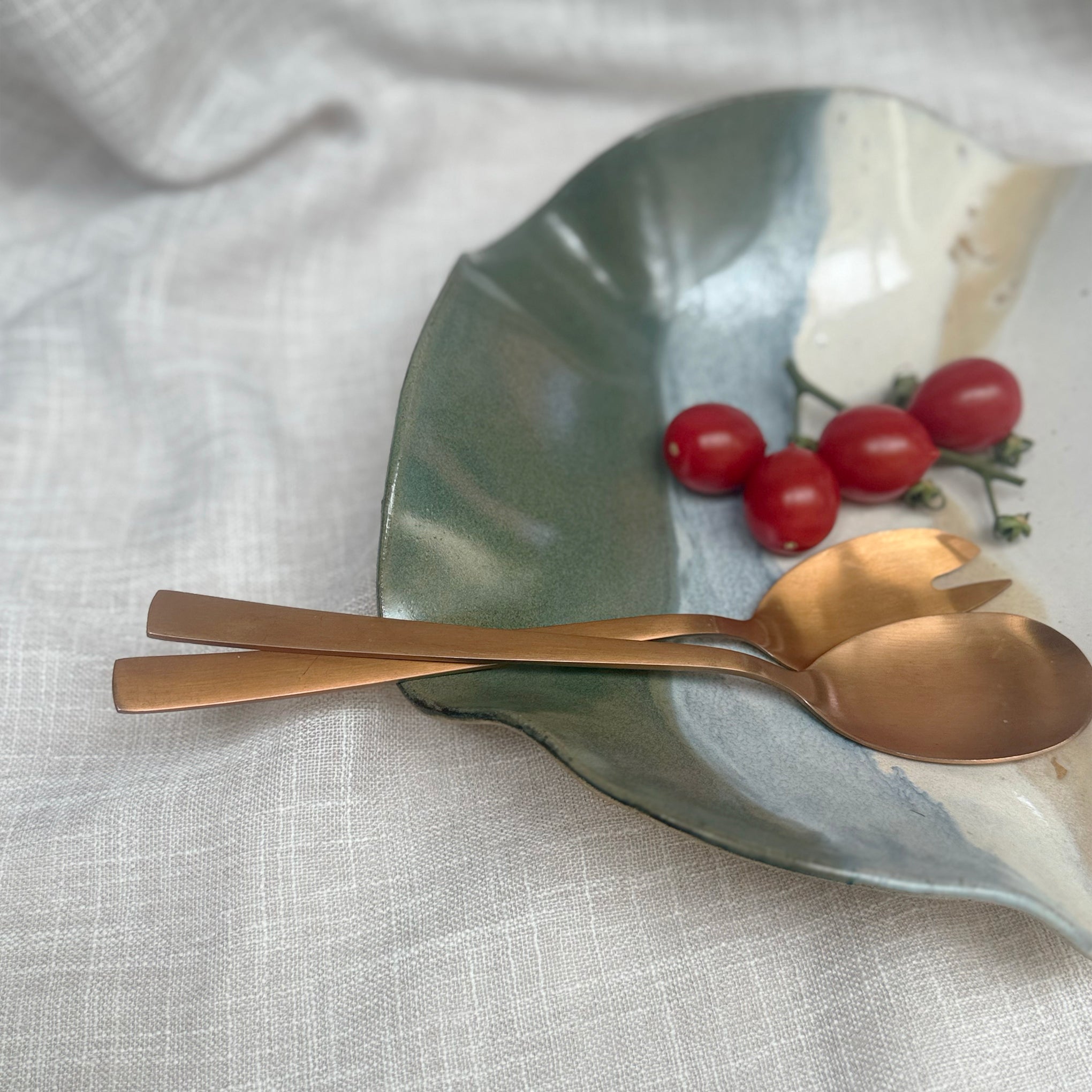 Ceramic Wave Bowl 26cm x 26cm