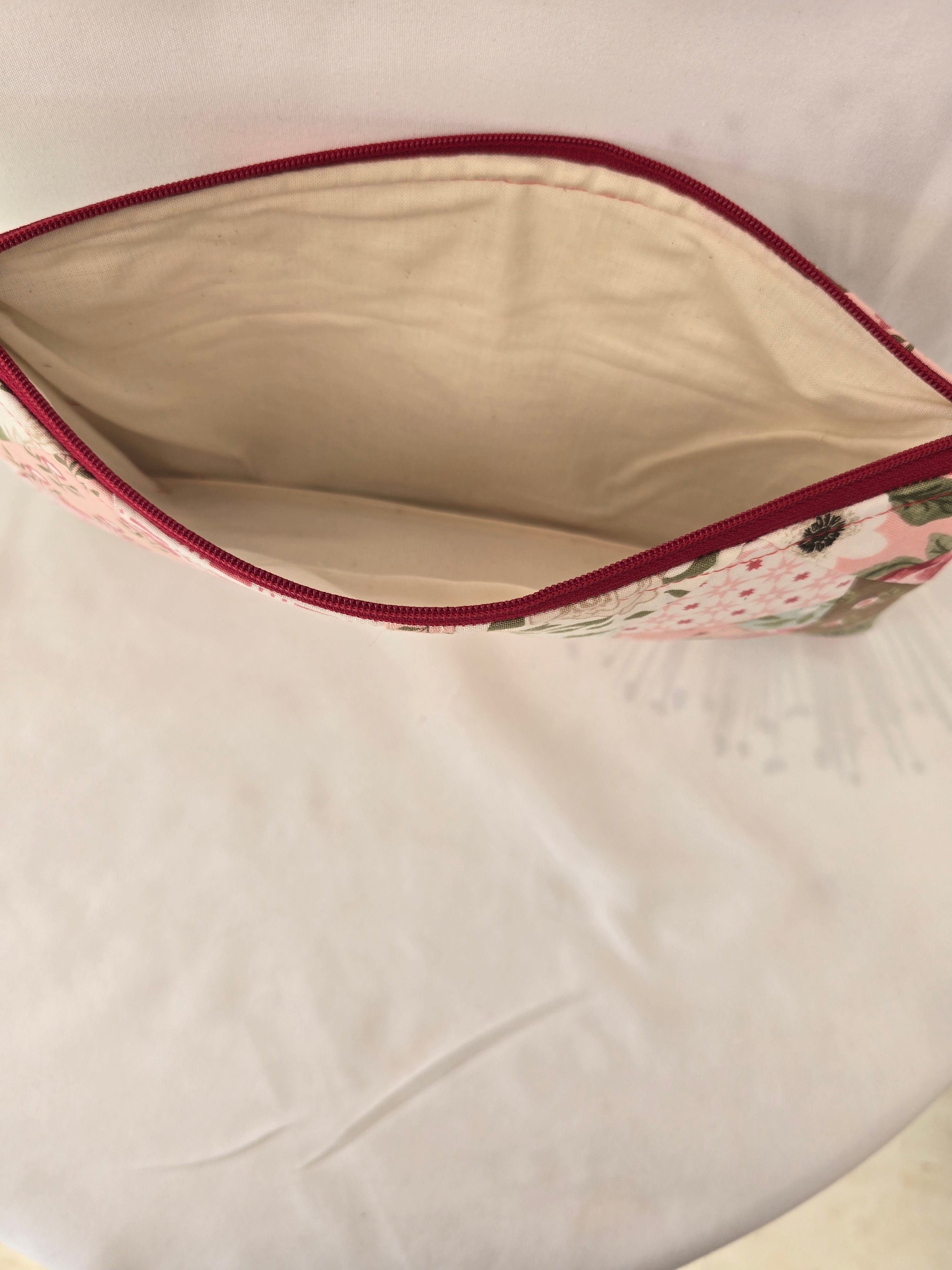 Handmade | Scrappy | Zippered pouch