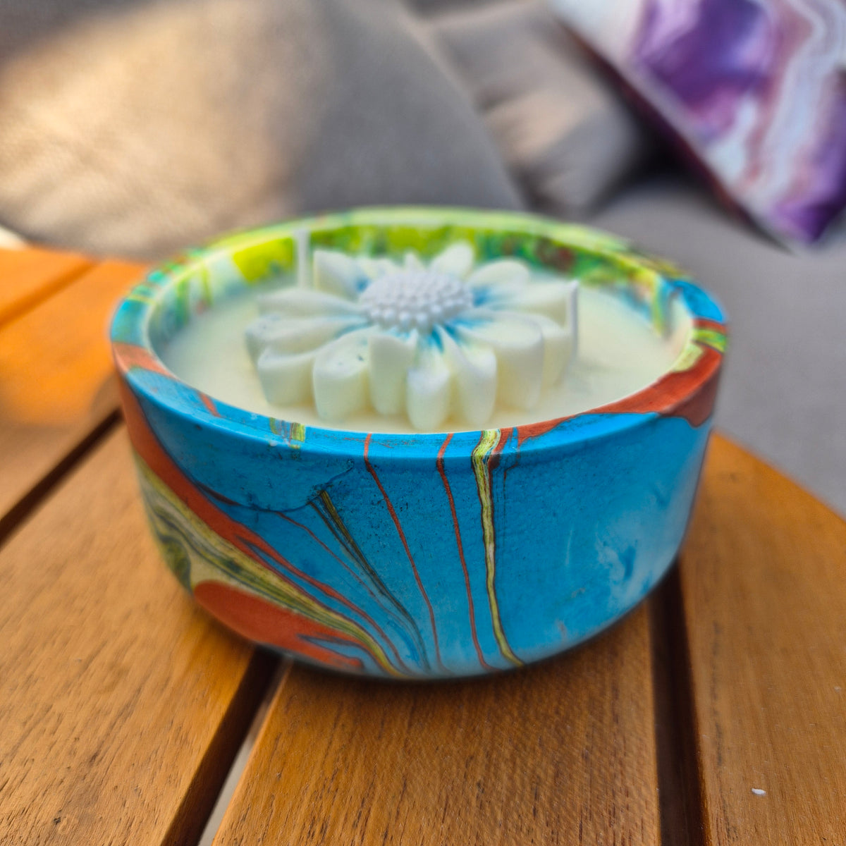 Hand painted round concrete bowl candle with sandalwood